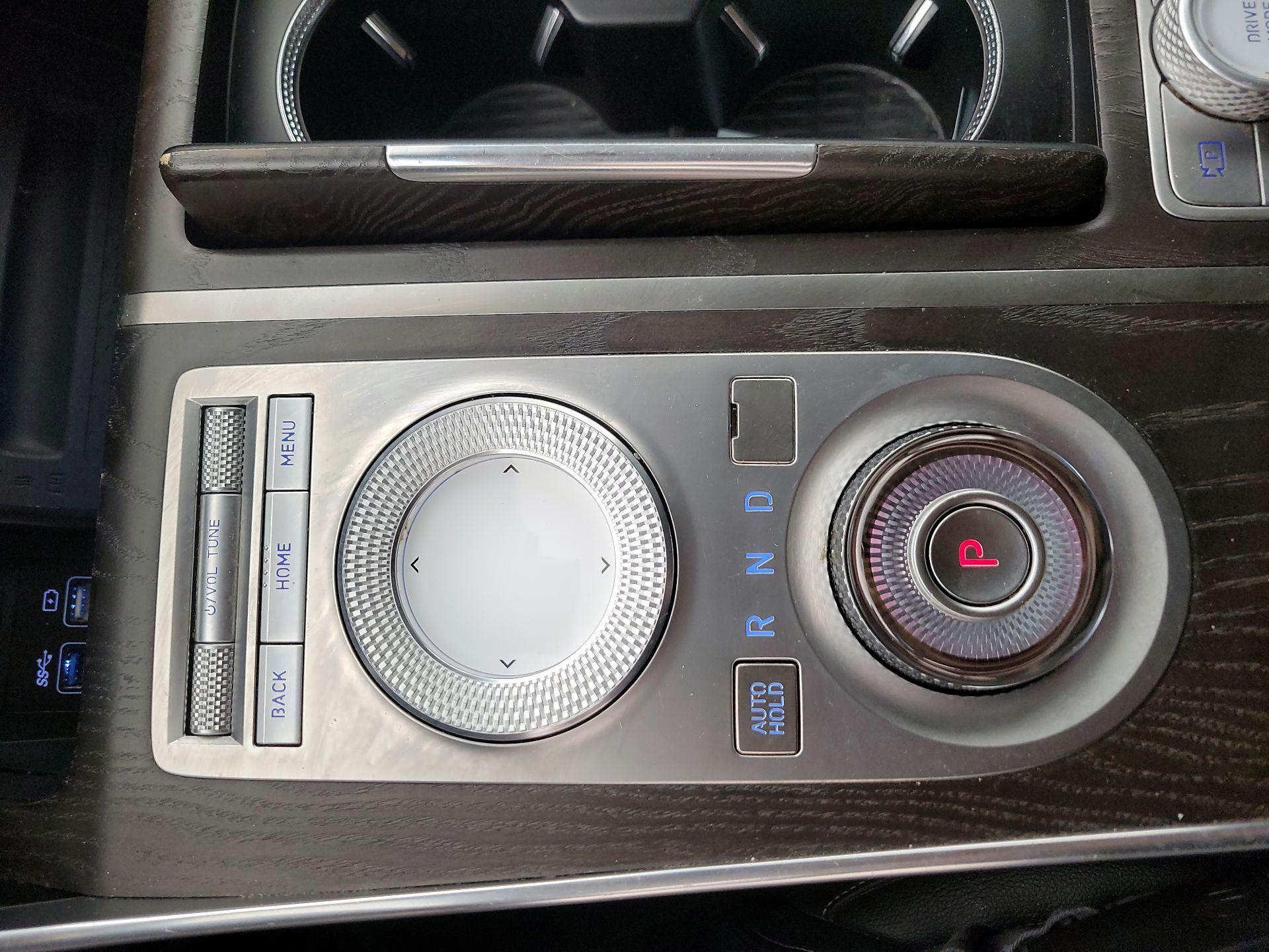 Thumbnail: 2021 Genesis GV80 - 17