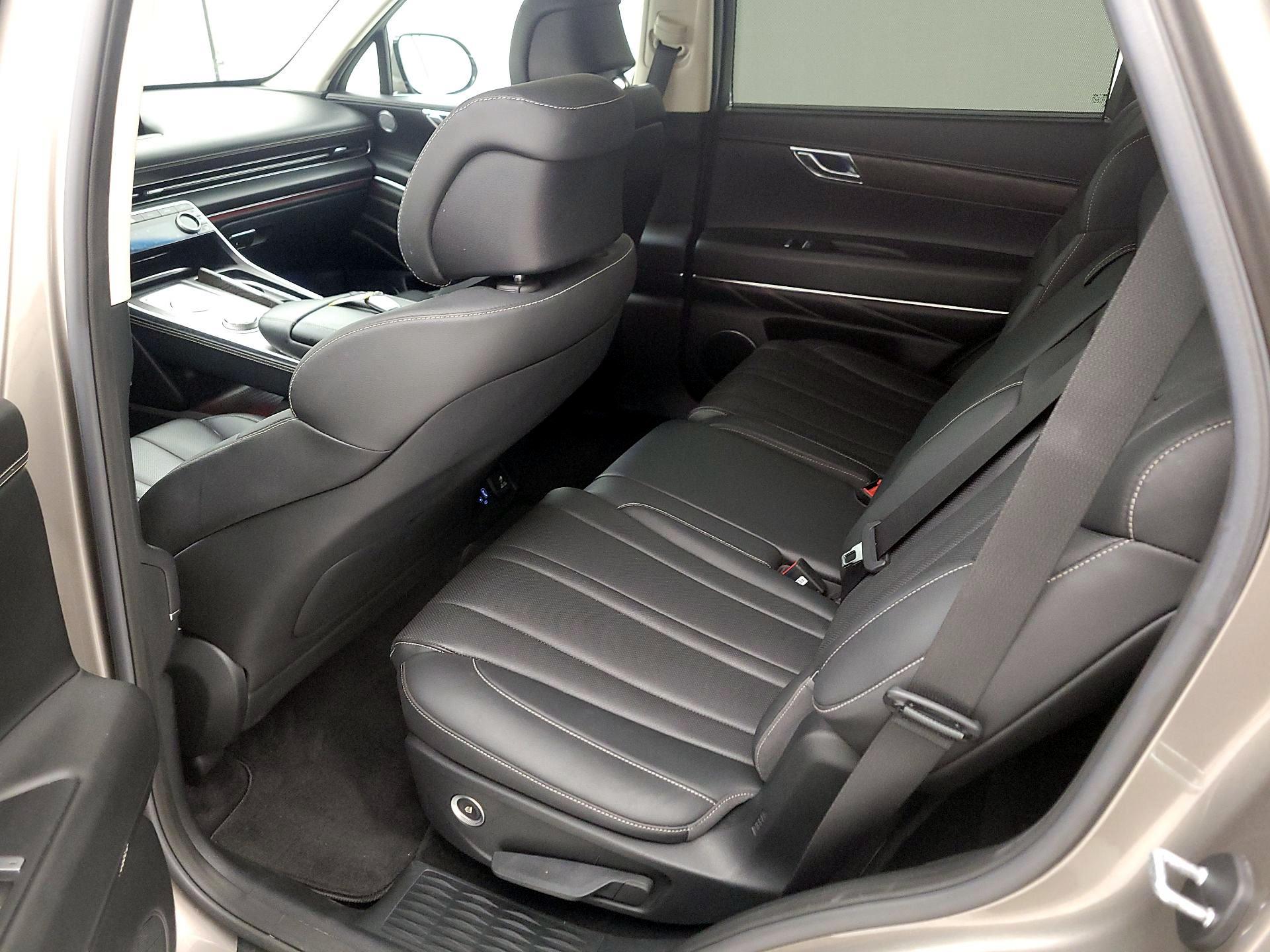 Thumbnail: 2021 Genesis GV80 - 19