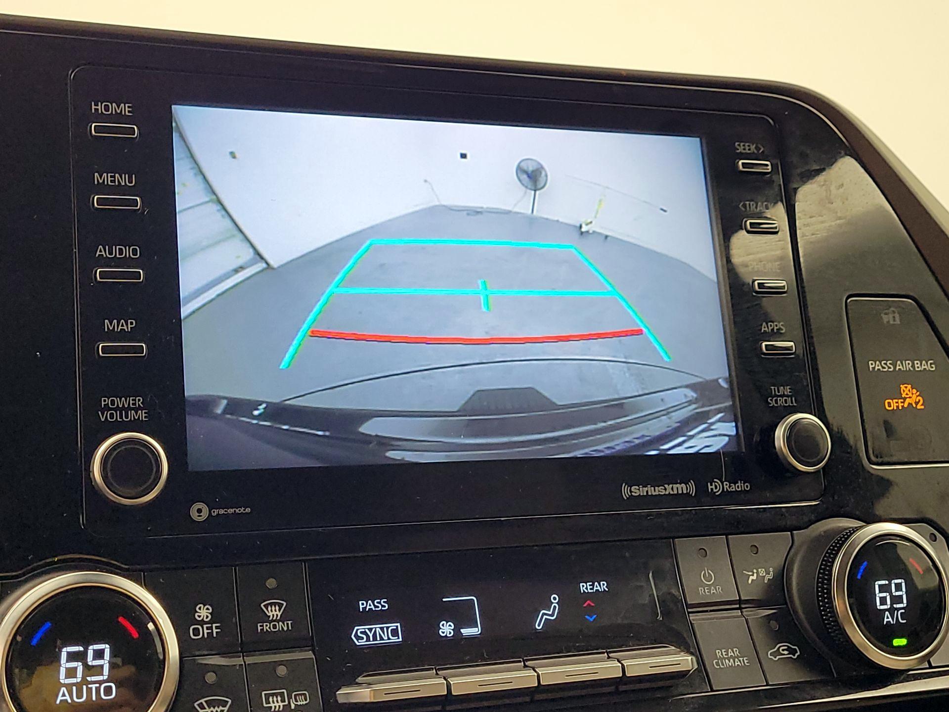 Thumbnail: 2022 Toyota Highlander - 14