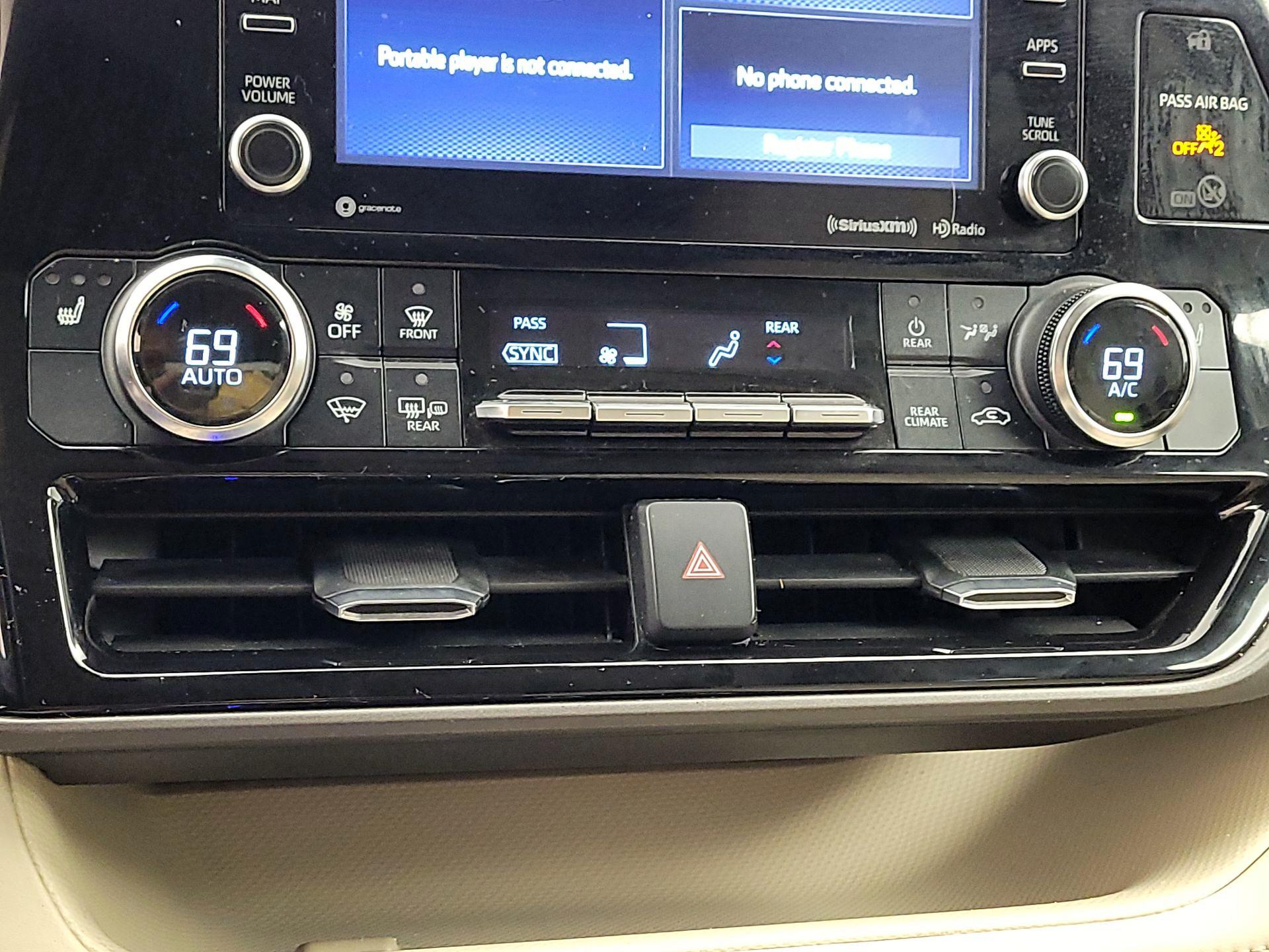 Thumbnail: 2022 Toyota Highlander - 16