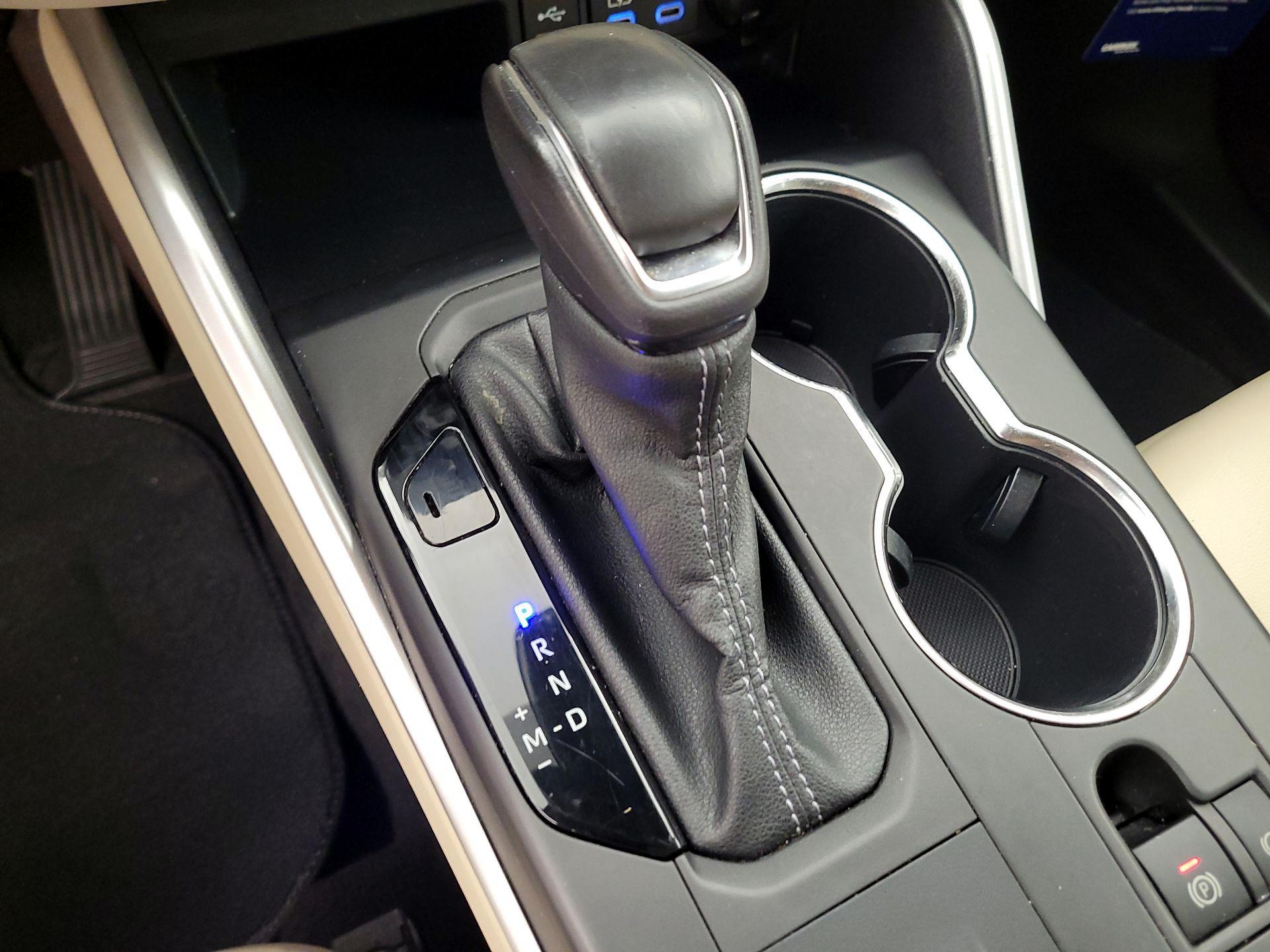 Thumbnail: 2022 Toyota Highlander - 17