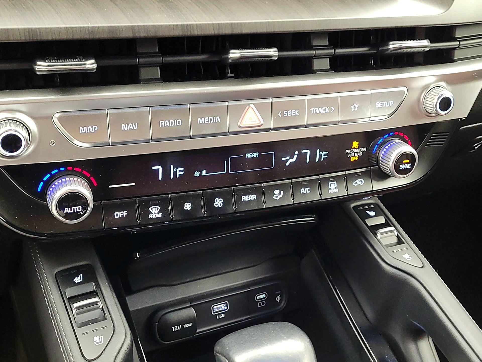 Thumbnail: 2023 Kia Telluride - 16