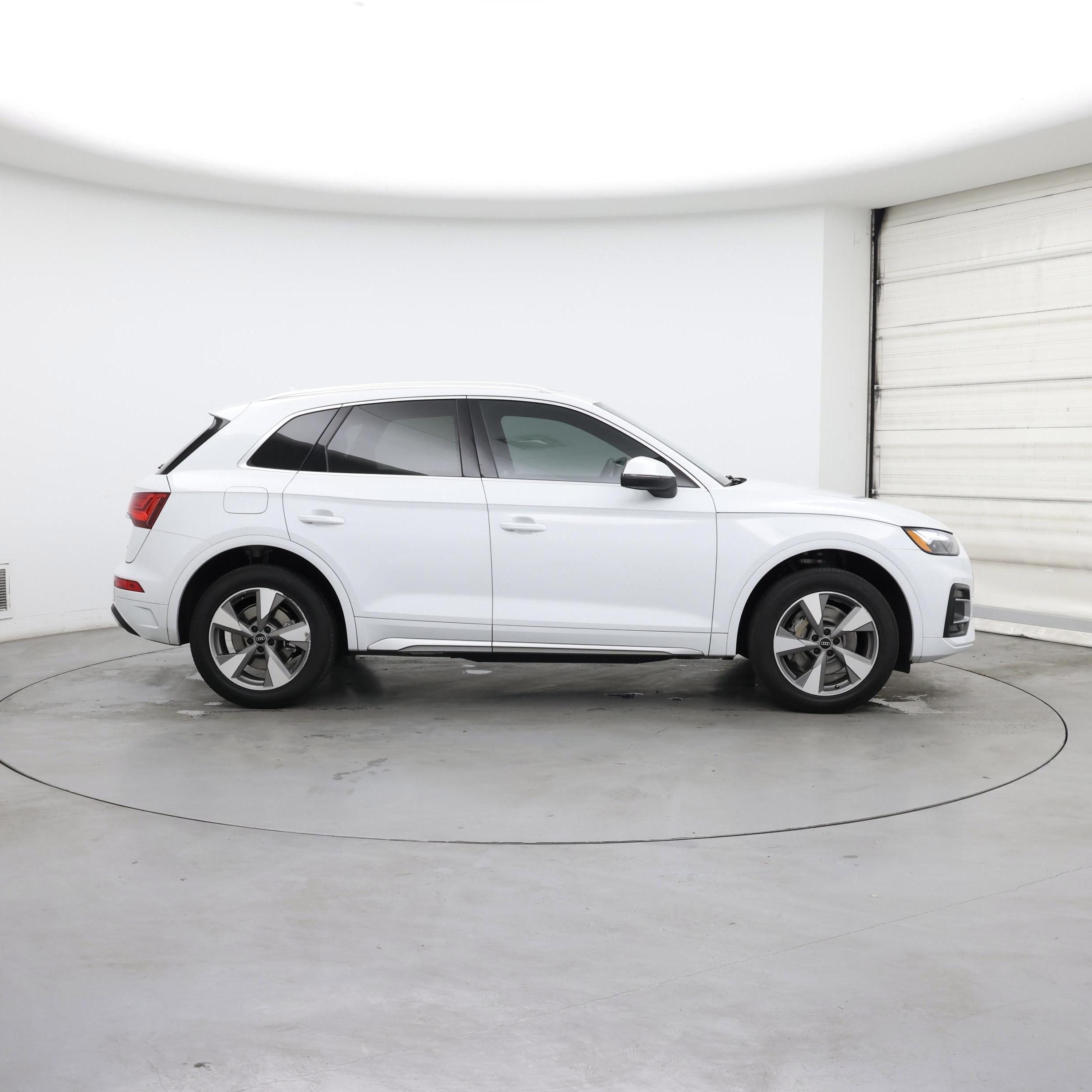 Thumbnail: 2023 Audi Q5 - 7