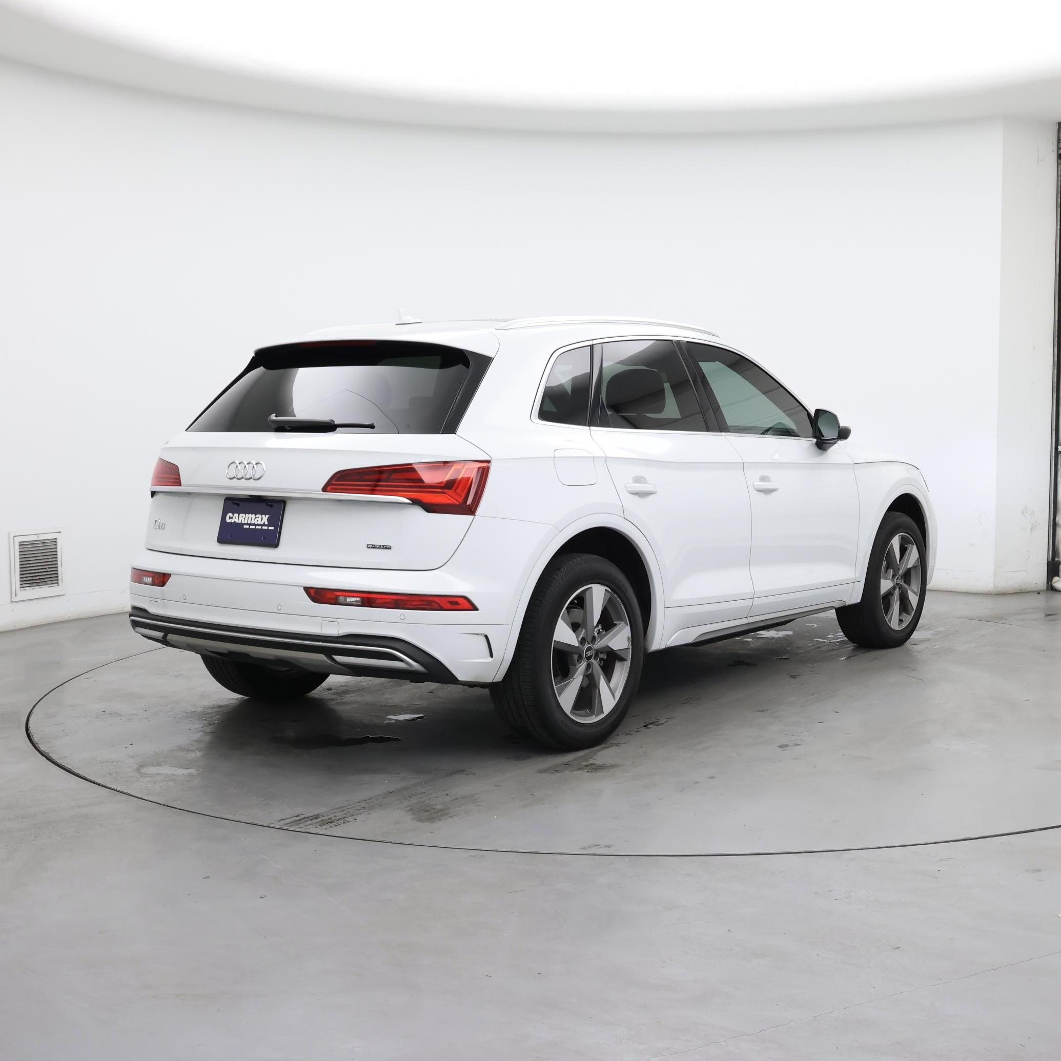 Thumbnail: 2023 Audi Q5 - 8