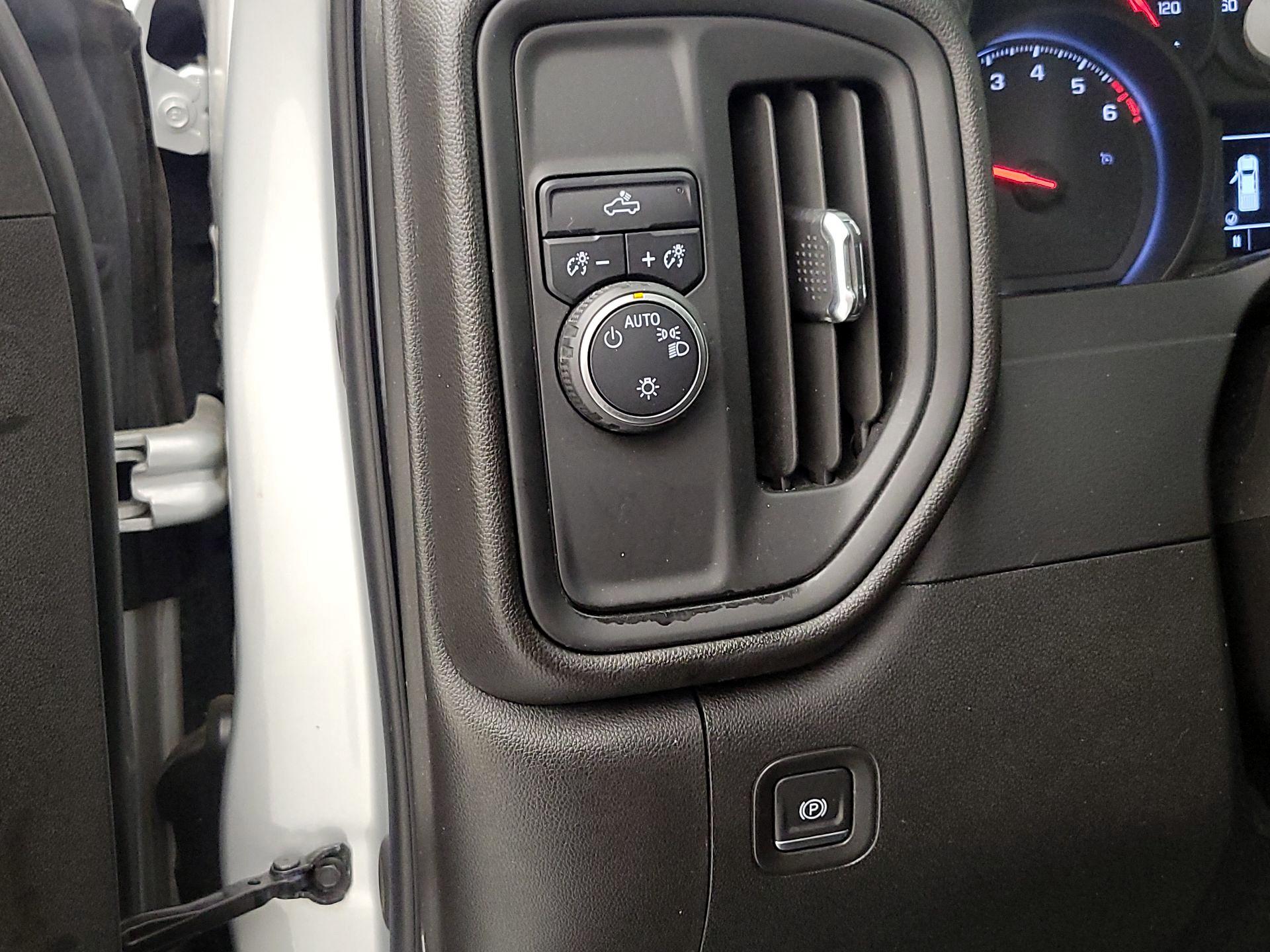 Thumbnail: 2021 Chevrolet Silverado 1500 - 13