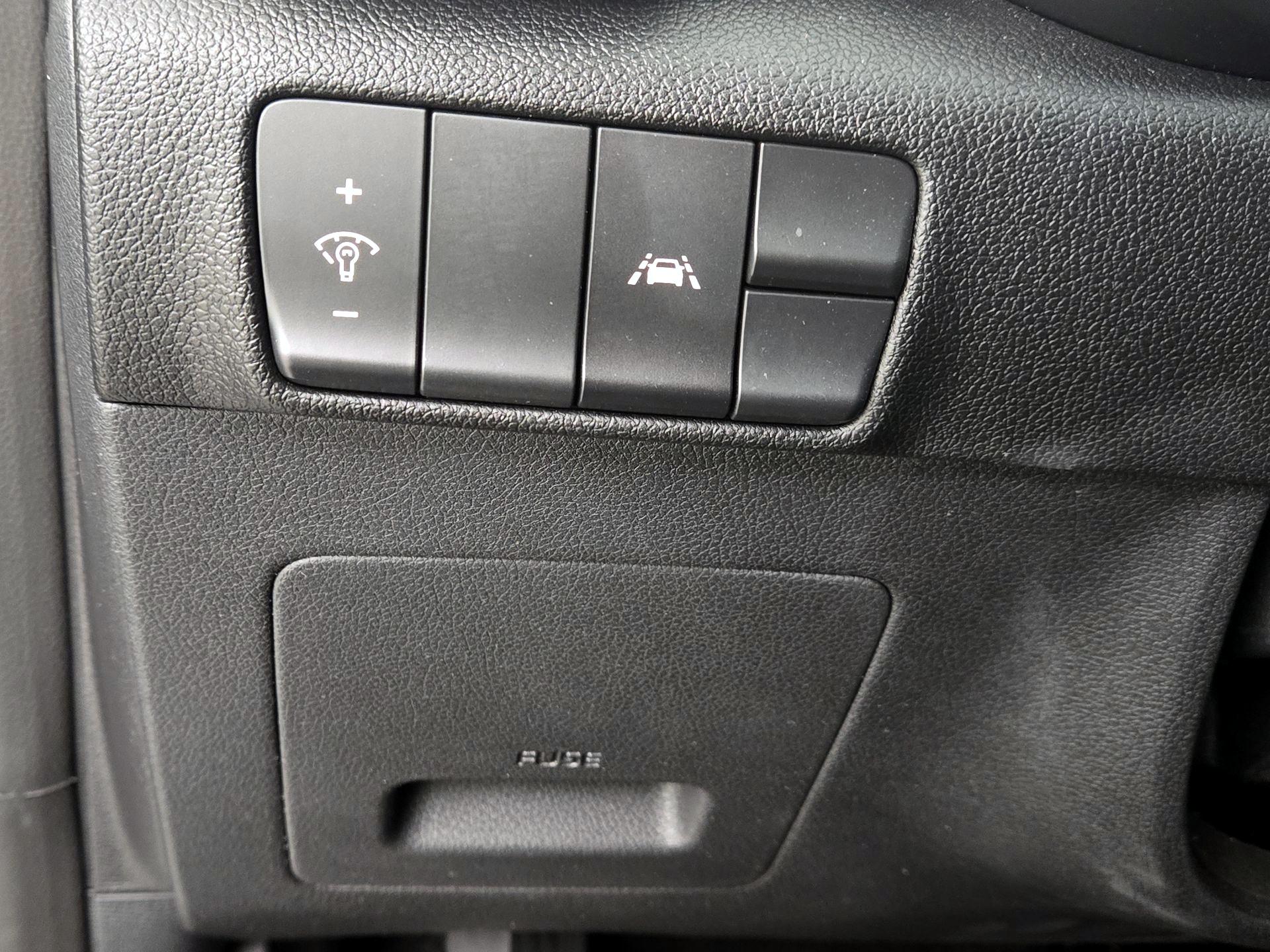 Thumbnail: 2020 Kia Sportage - 13