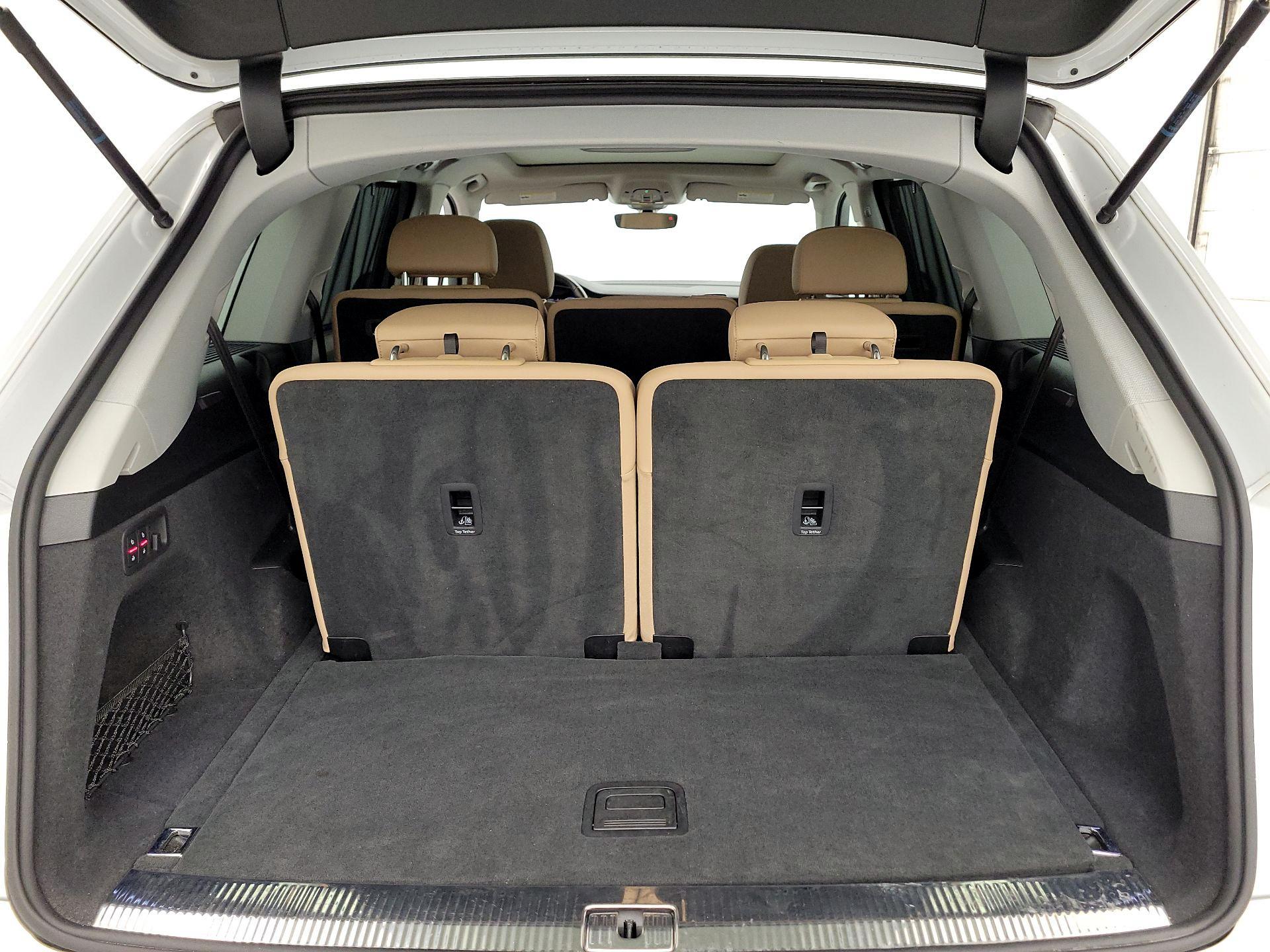 Thumbnail: 2020 Audi Q7 - 16