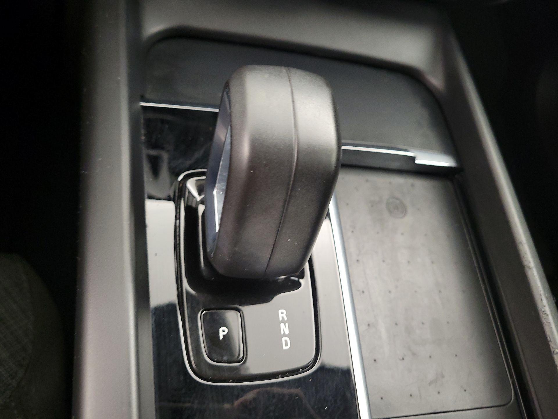Thumbnail: 2022 Volvo XC60 - 15