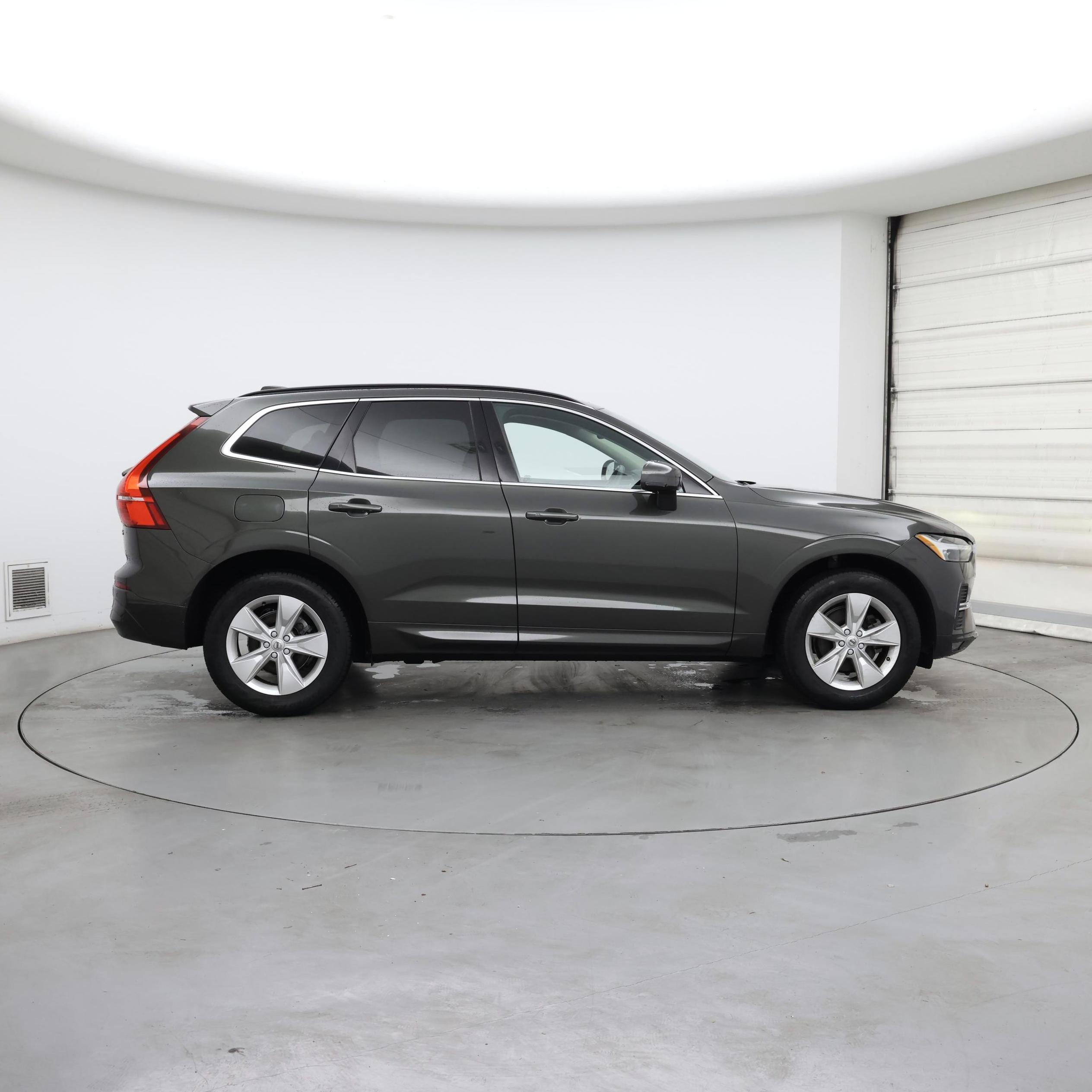 Thumbnail: 2022 Volvo XC60 - 7