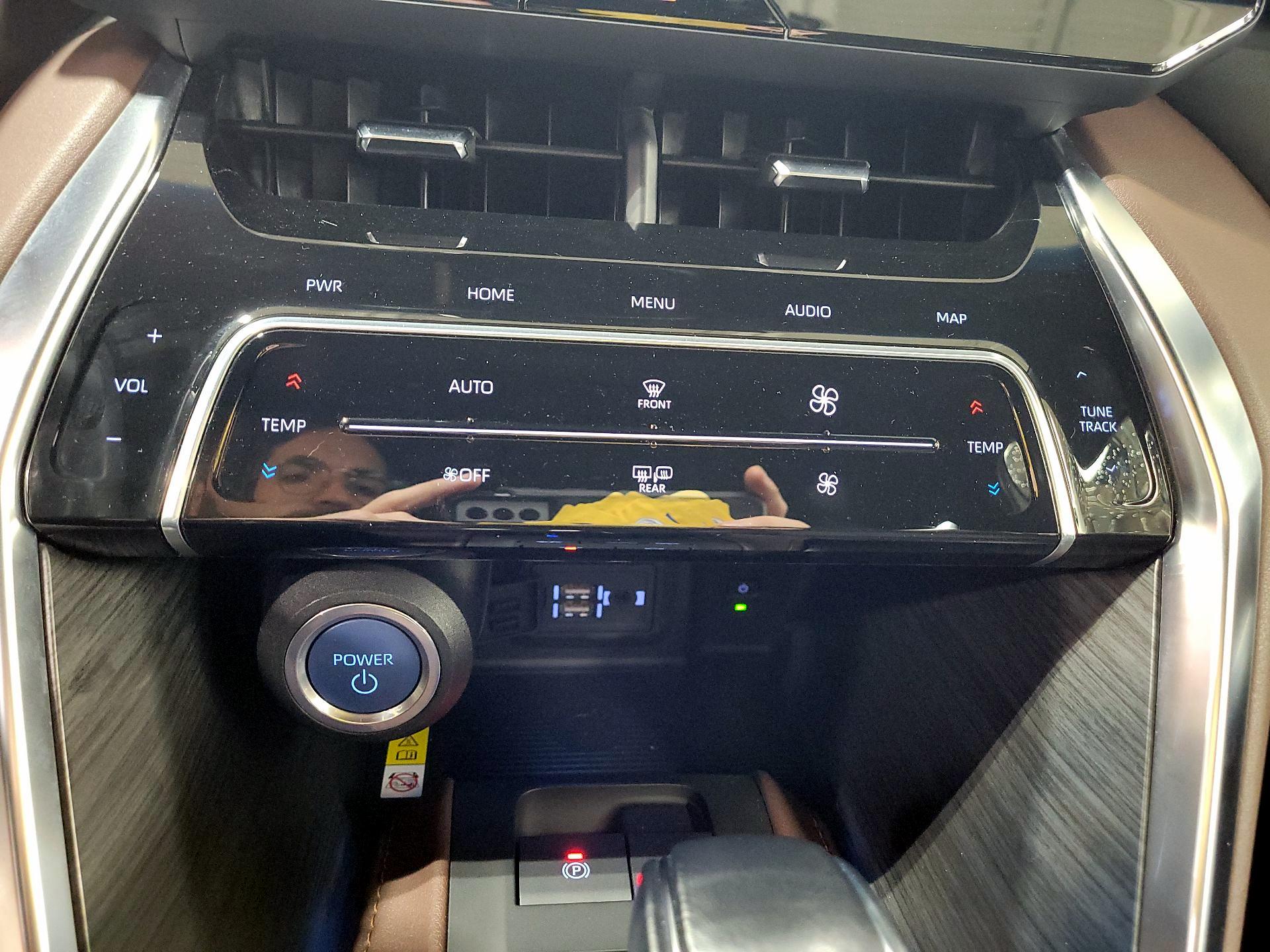 Thumbnail: 2022 Toyota Venza - 14