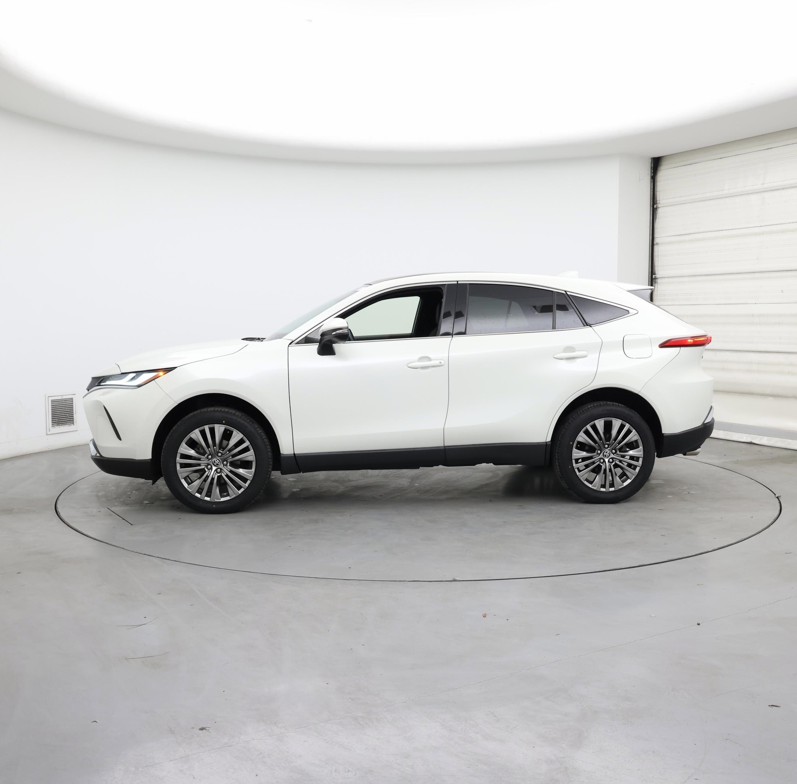 Thumbnail: 2022 Toyota Venza - 3