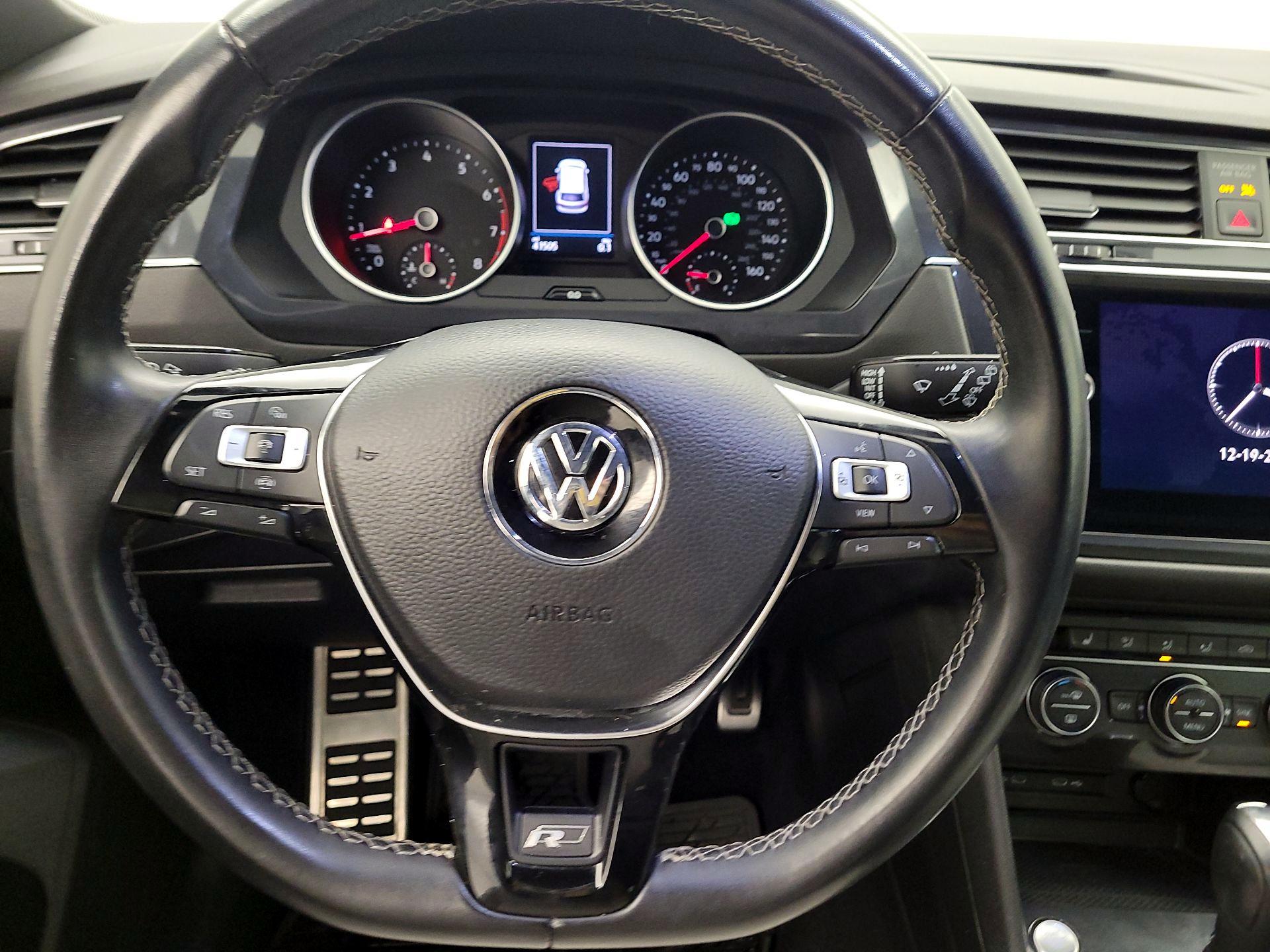 Thumbnail: 2021 Volkswagen Tiguan - 10