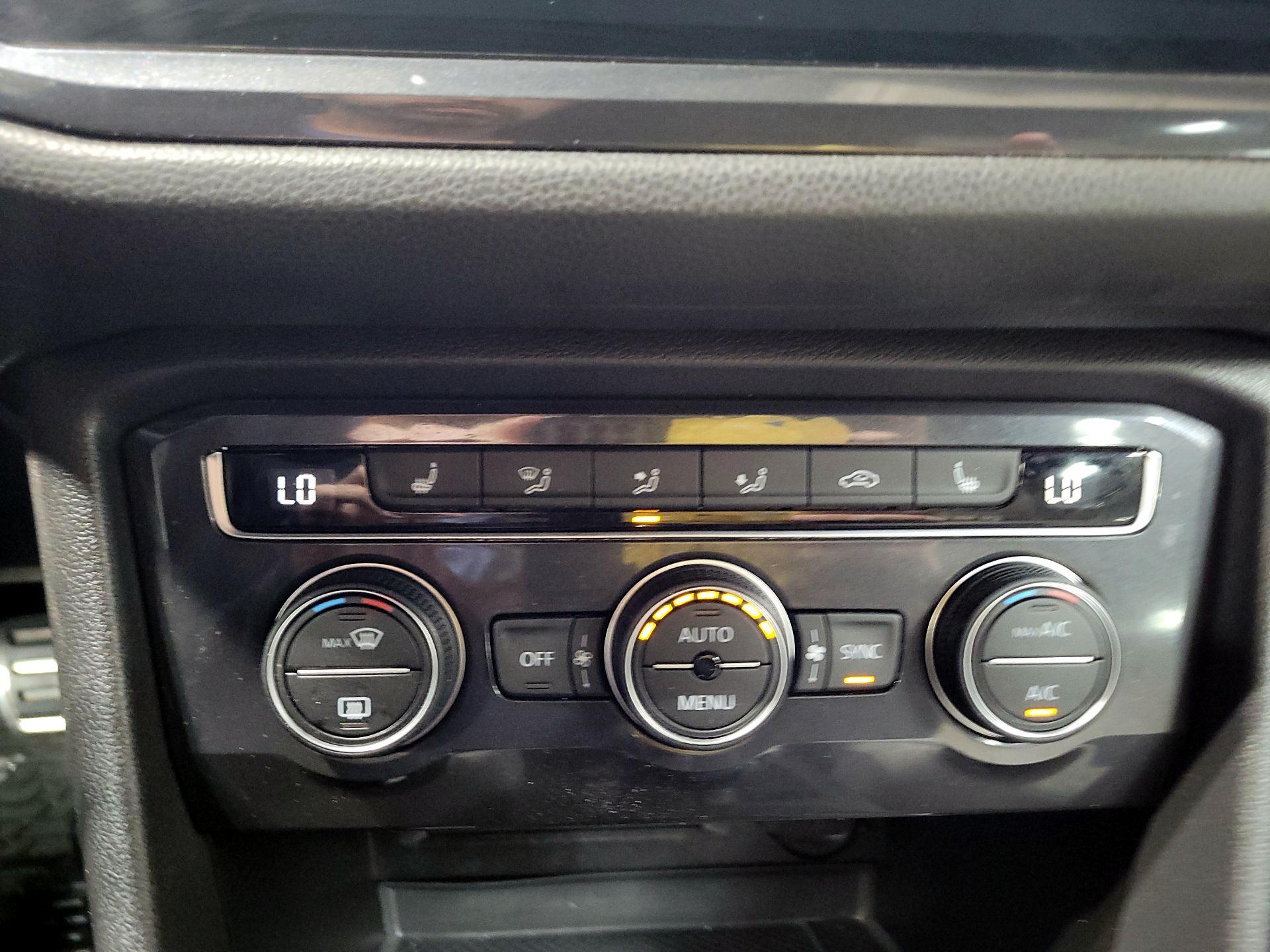 Thumbnail: 2021 Volkswagen Tiguan - 14