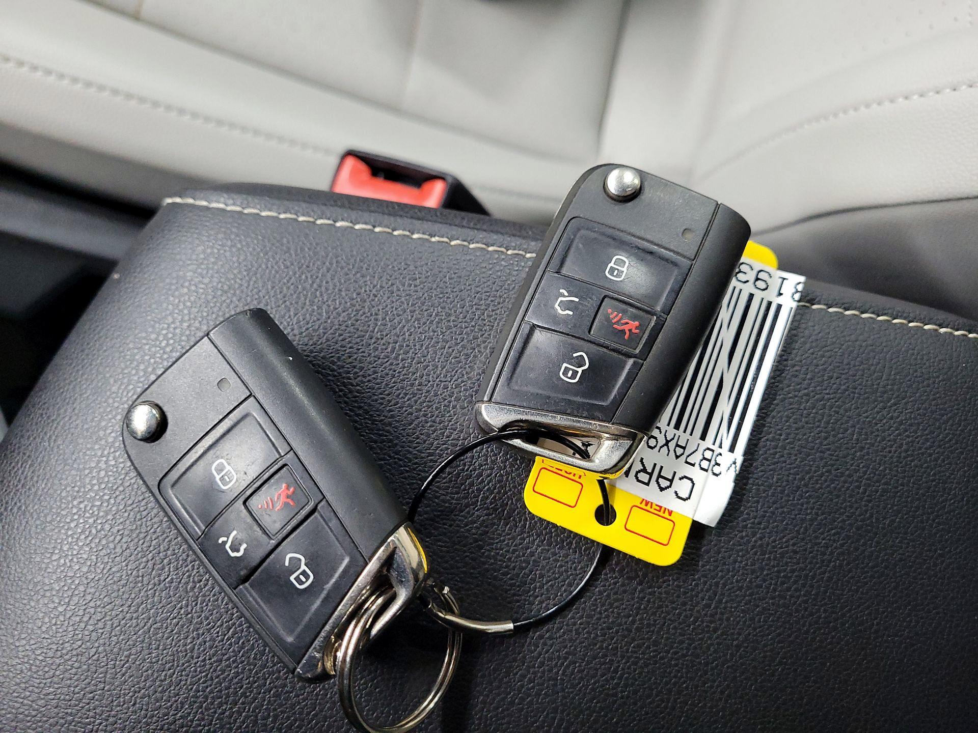 Thumbnail: 2021 Volkswagen Tiguan - 18