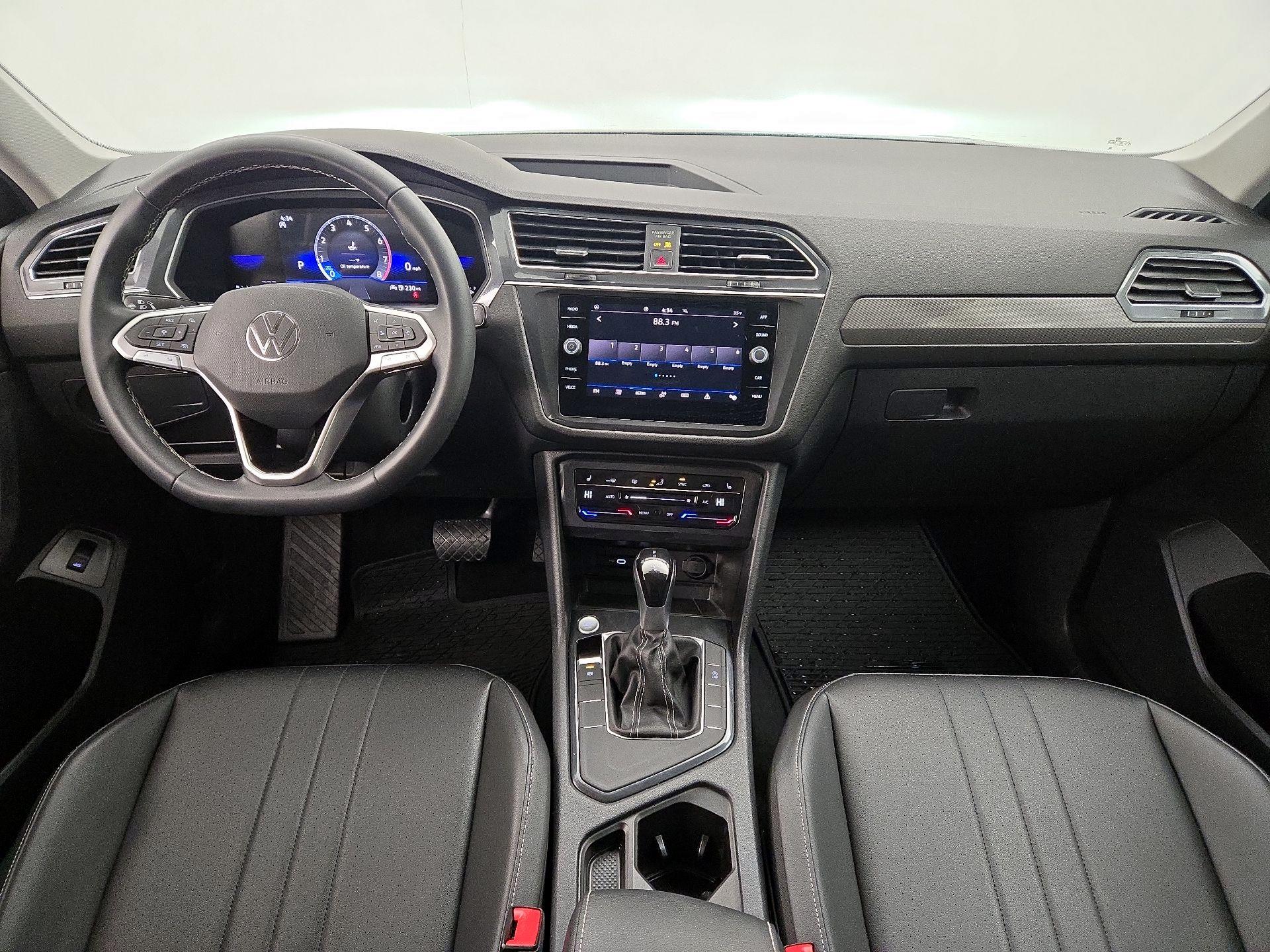 Thumbnail: 2023 Volkswagen Tiguan - 9