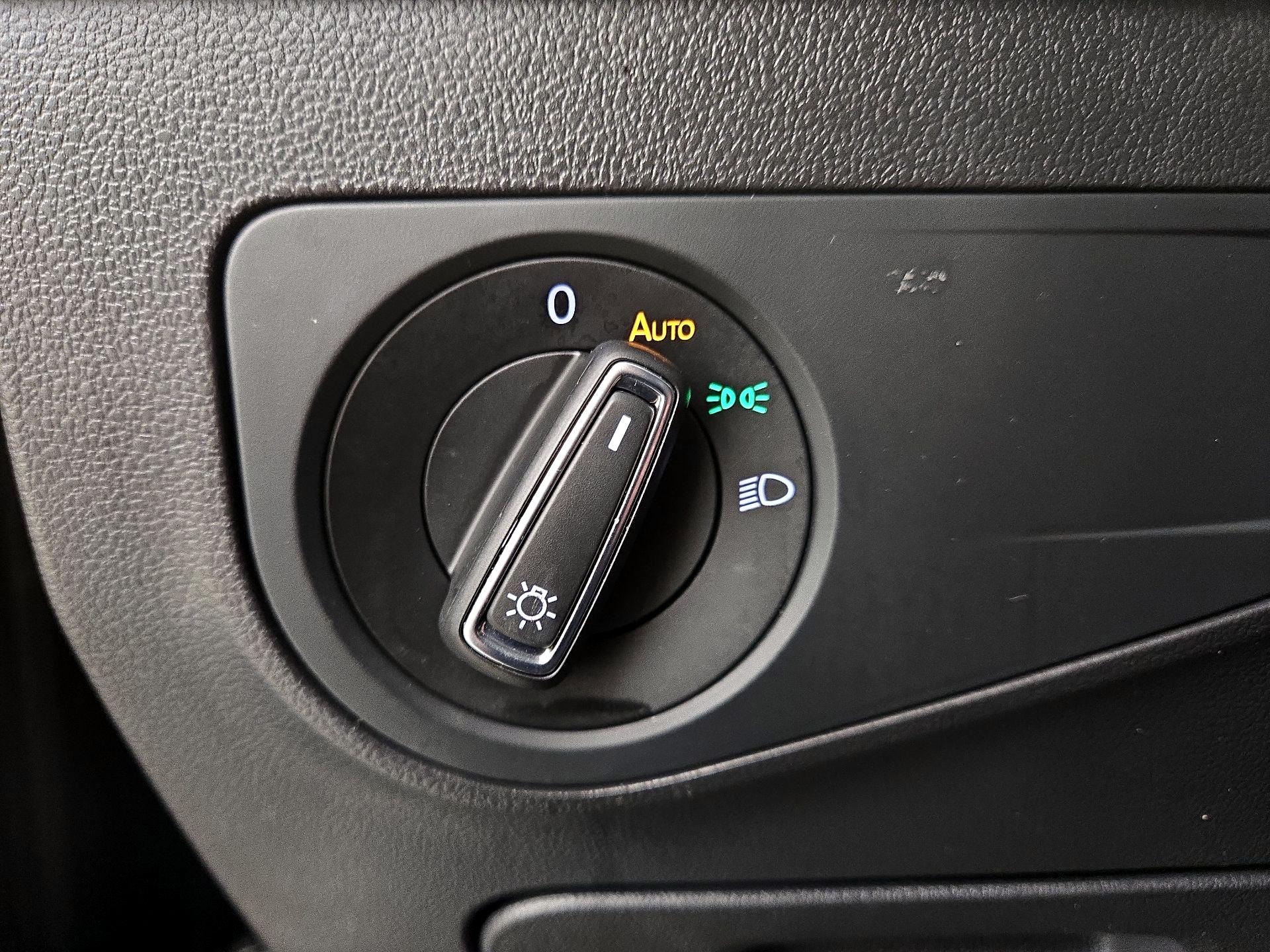 Thumbnail: 2023 Volkswagen Tiguan - 13