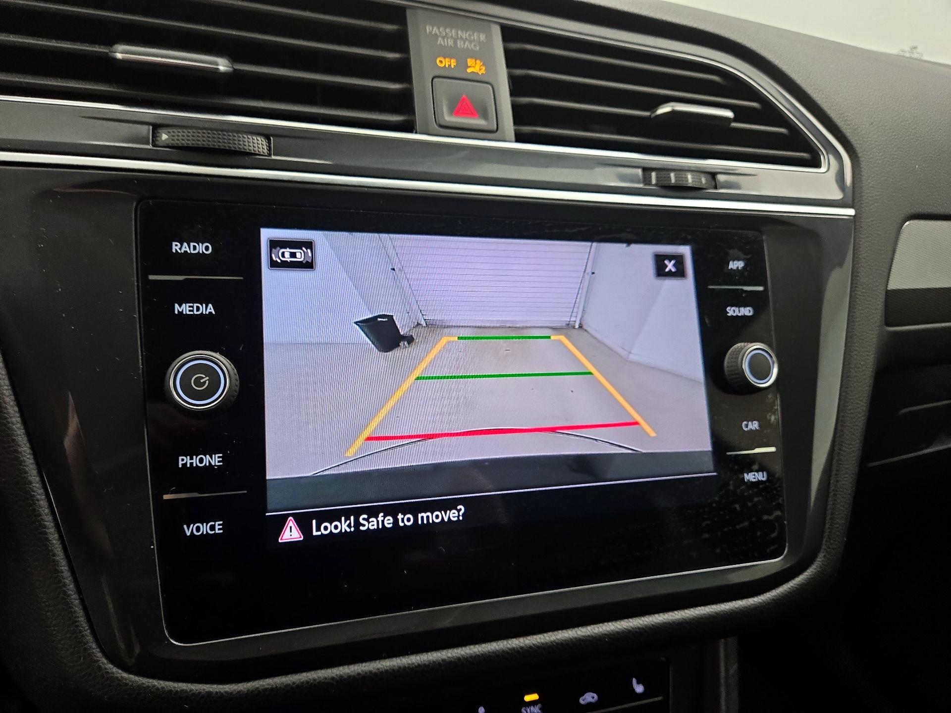 Thumbnail: 2023 Volkswagen Tiguan - 14