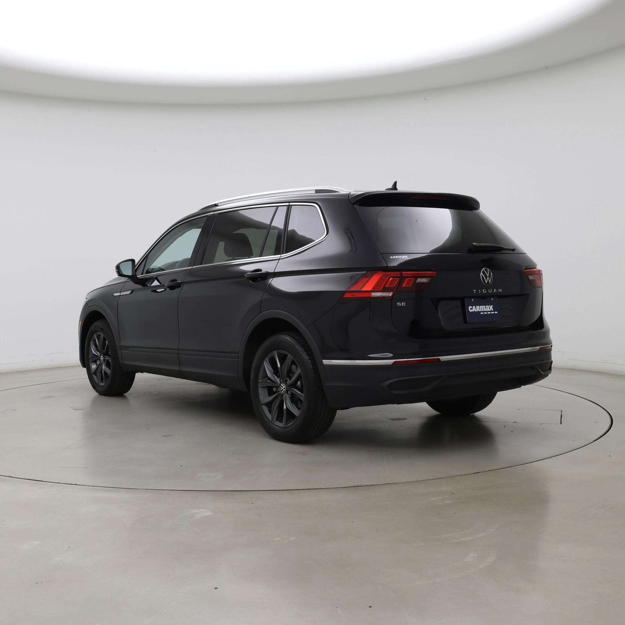 Thumbnail: 2023 Volkswagen Tiguan - 2