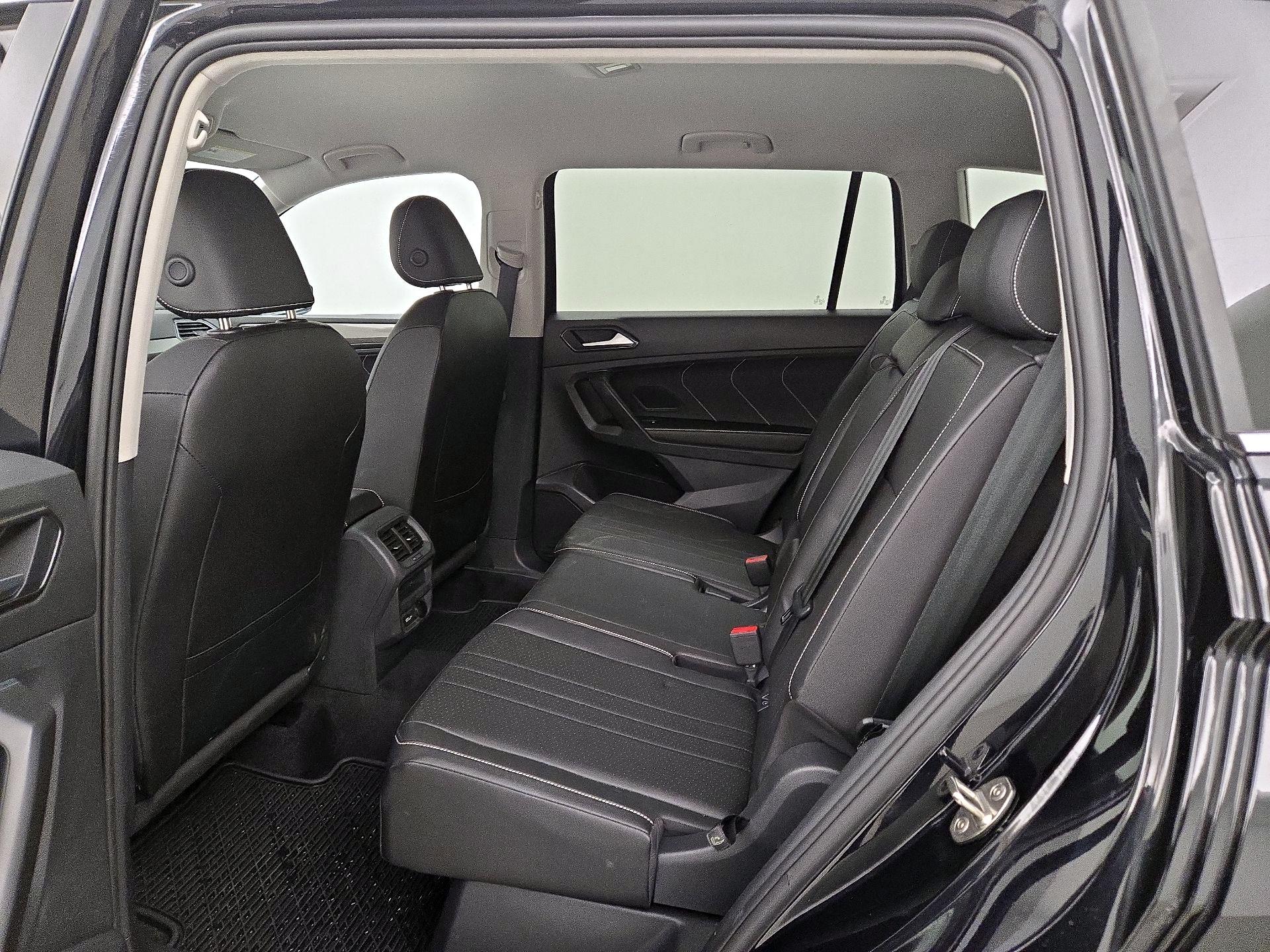 Thumbnail: 2023 Volkswagen Tiguan - 19