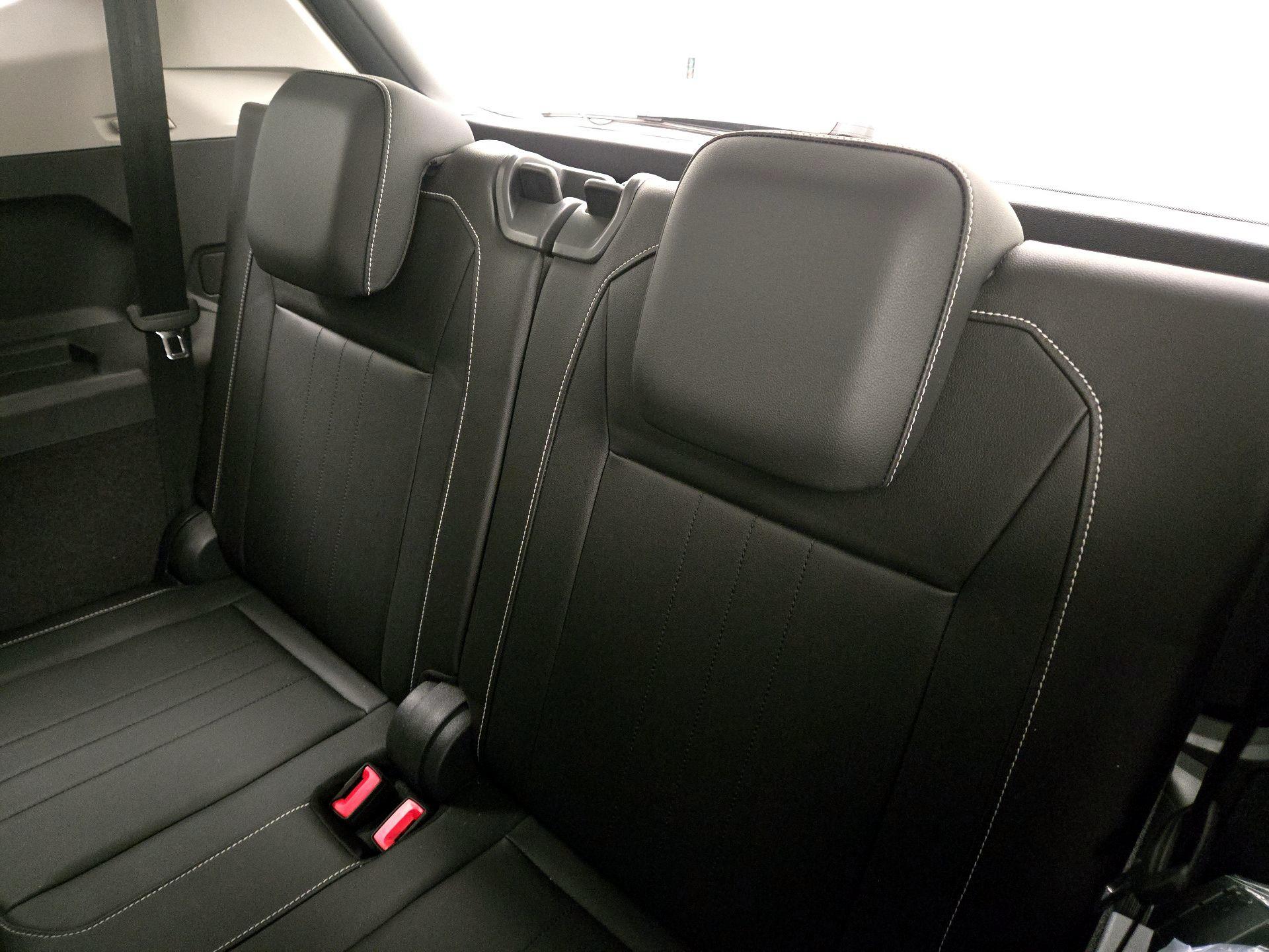 Thumbnail: 2023 Volkswagen Tiguan - 20