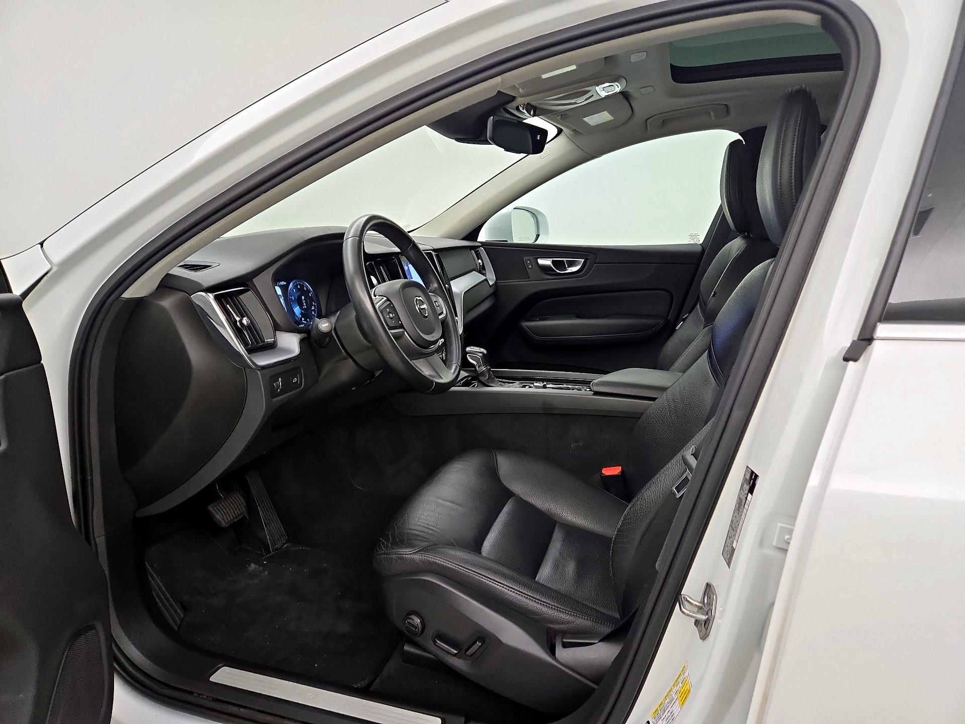 Thumbnail: 2021 Volvo XC60 - 11