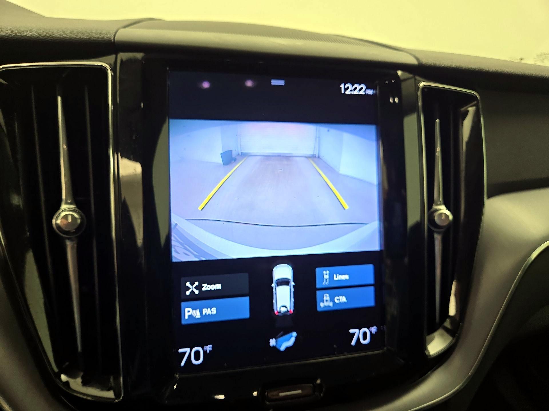 Thumbnail: 2021 Volvo XC60 - 15