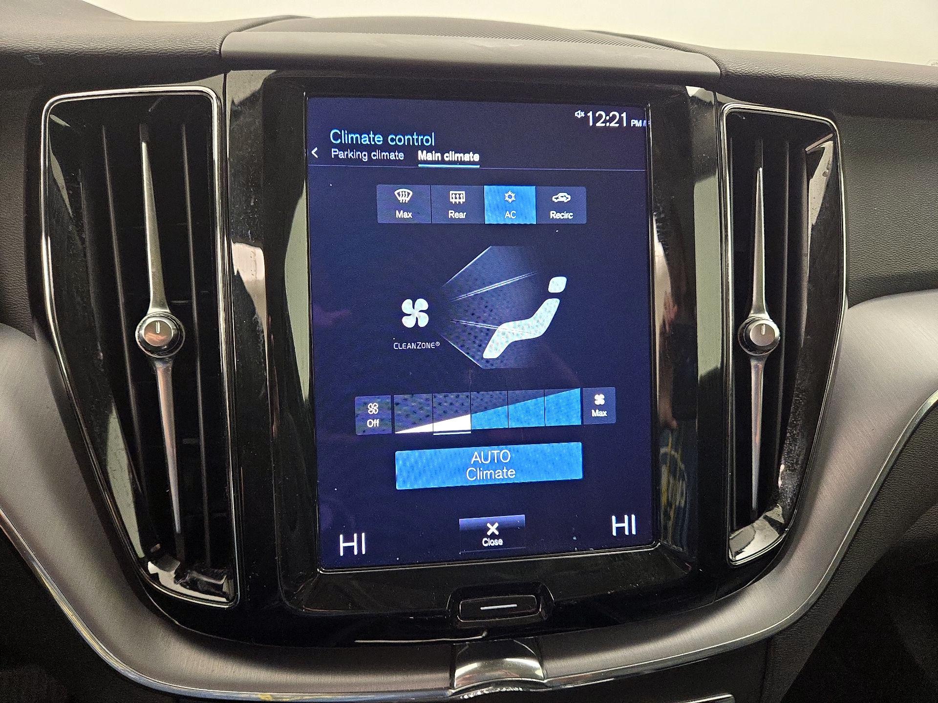 Thumbnail: 2021 Volvo XC60 - 17