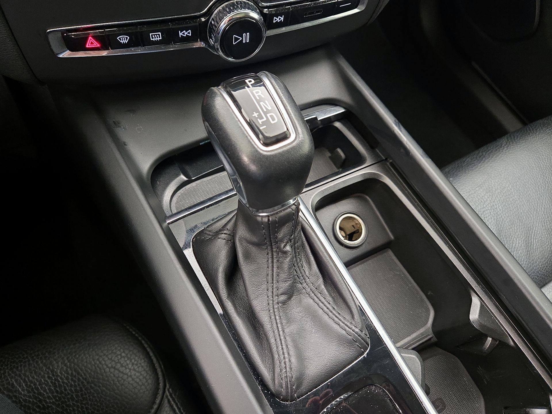 Thumbnail: 2021 Volvo XC60 - 18