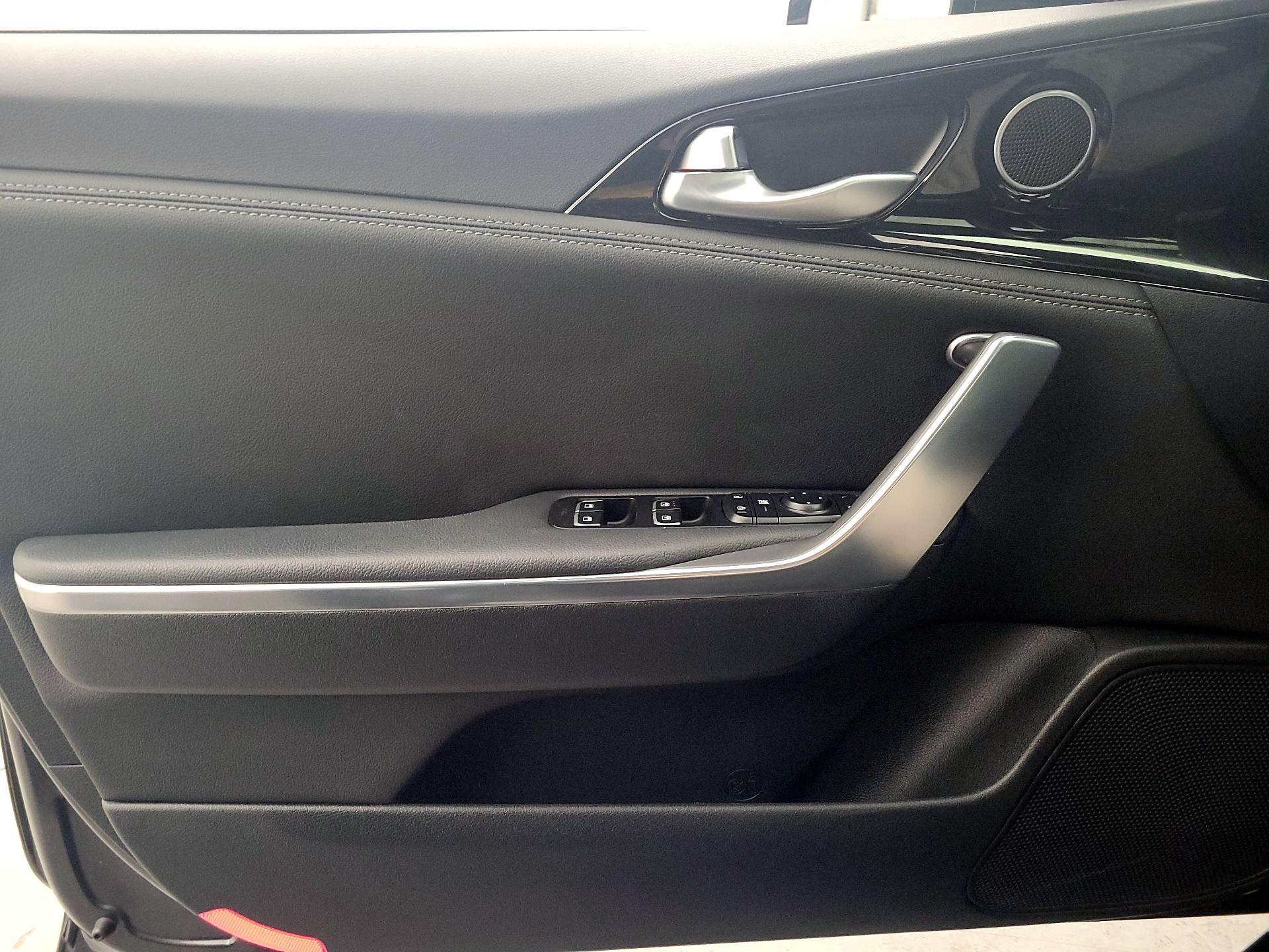 Thumbnail: 2023 Kia Stinger - 12