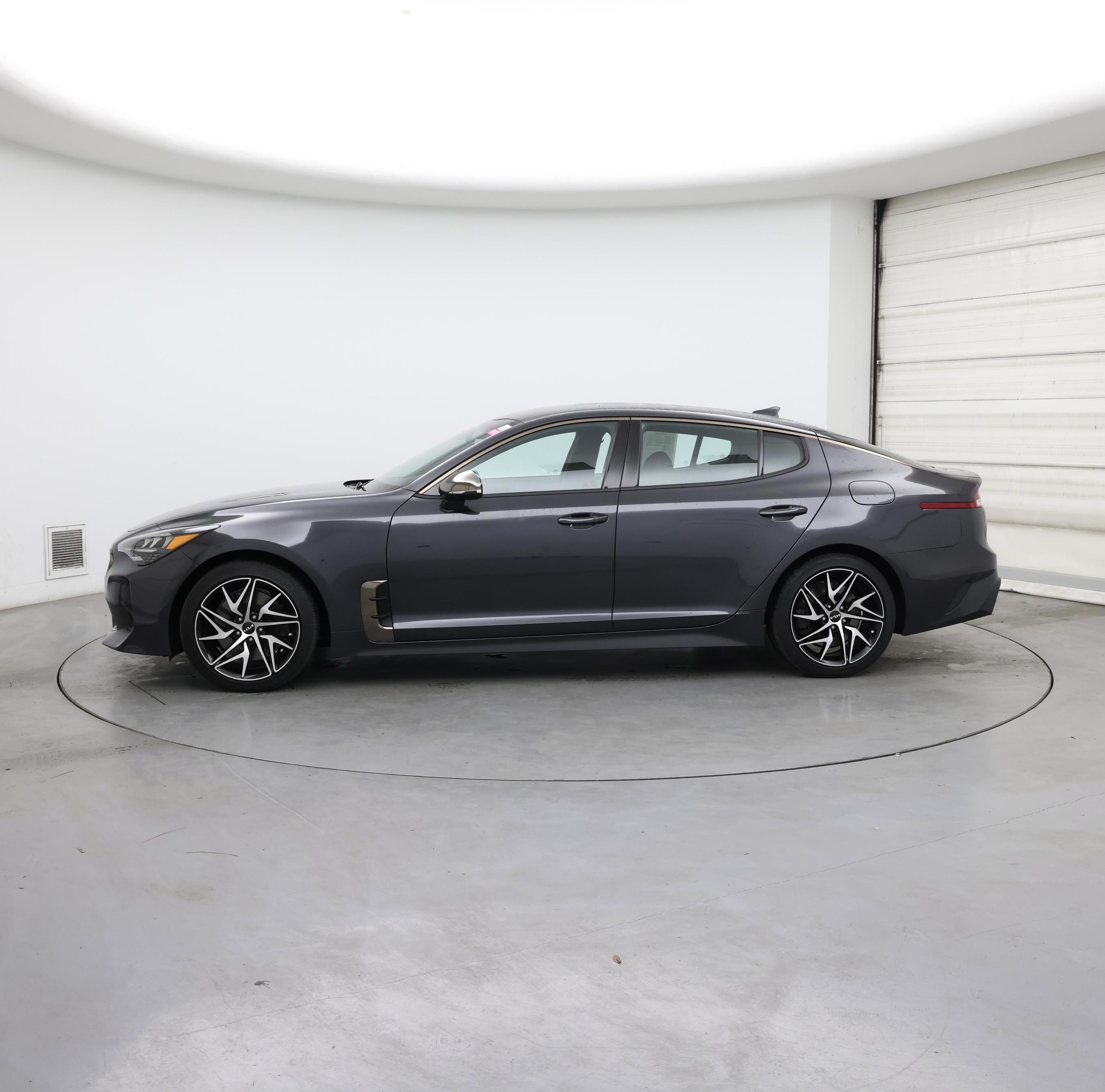 Thumbnail: 2023 Kia Stinger - 3