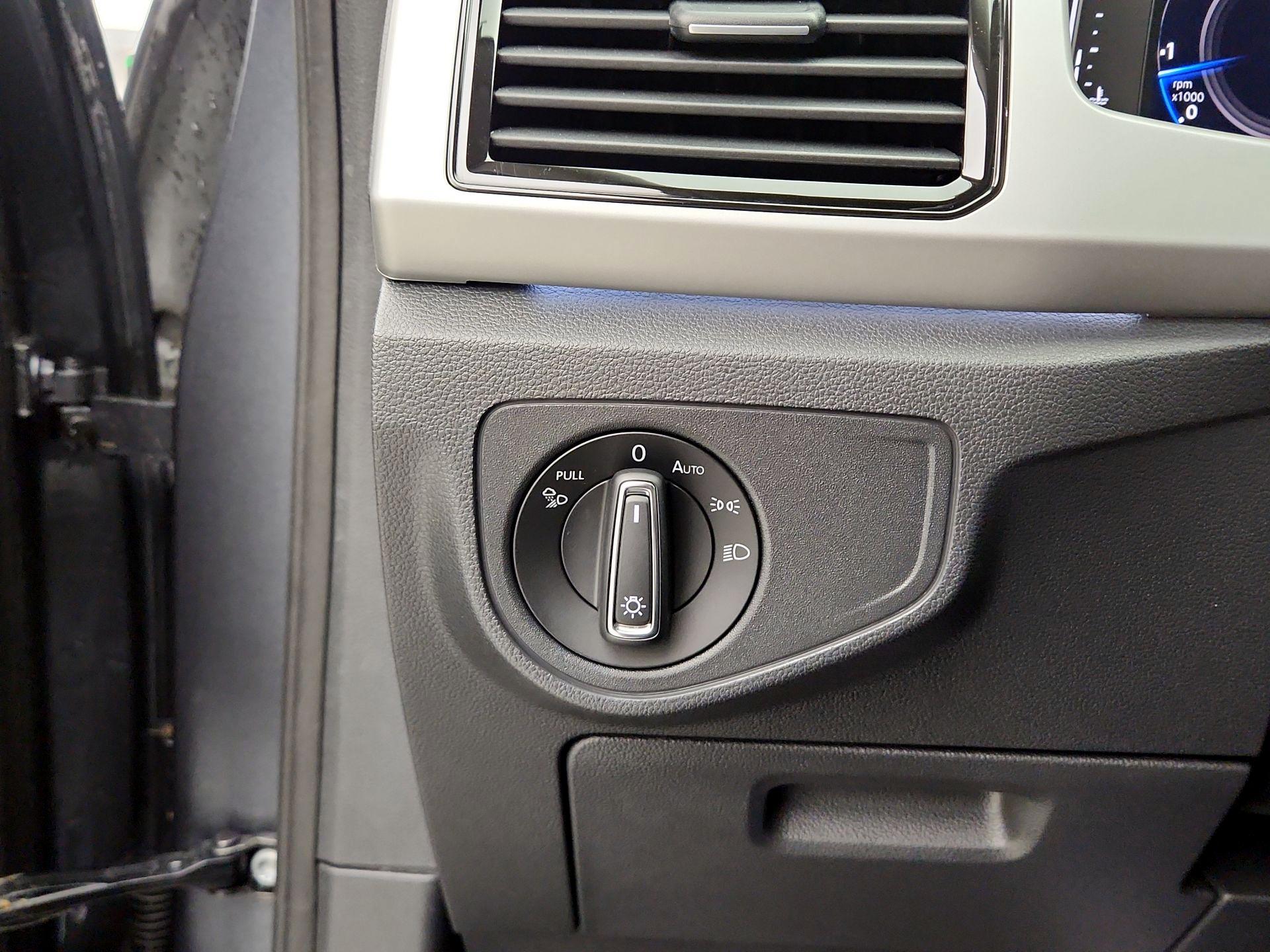 Thumbnail: 2022 Volkswagen Atlas - 13