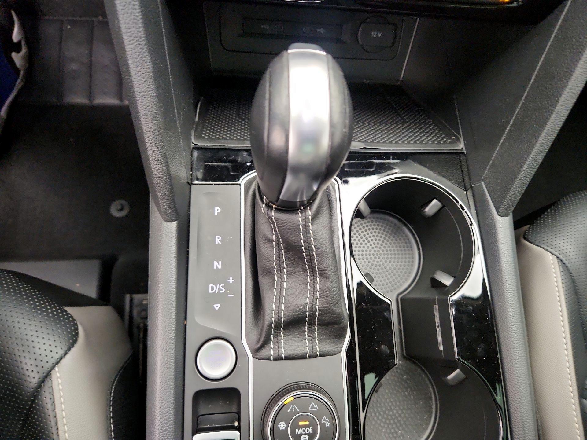 Thumbnail: 2022 Volkswagen Atlas - 17