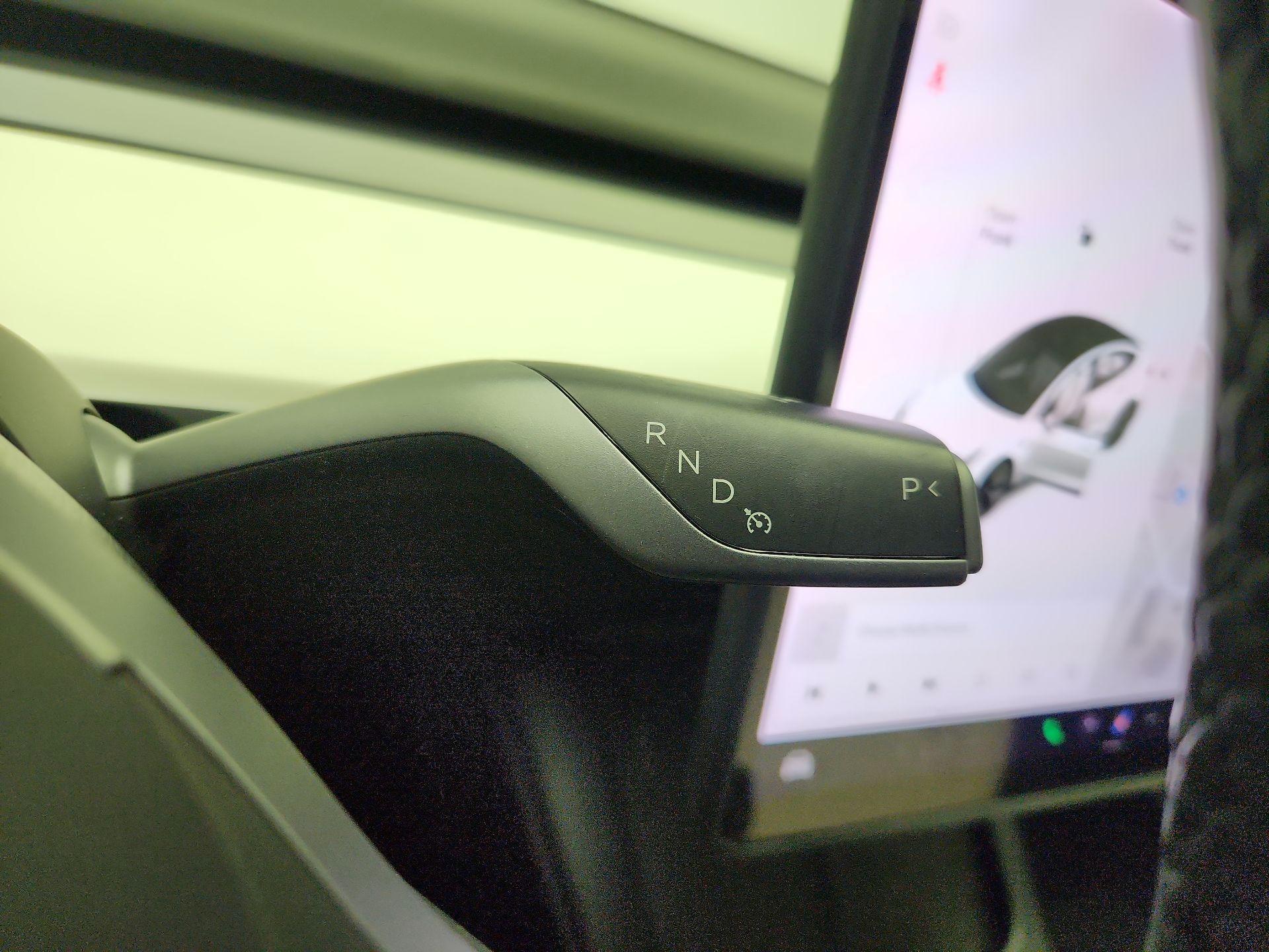 Thumbnail: 2022 Tesla Model 3 - 17