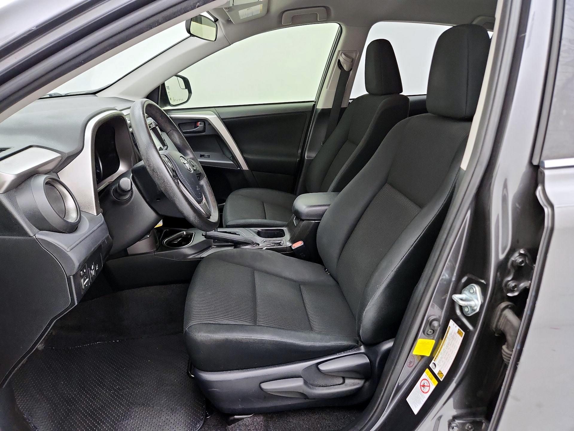 Thumbnail: 2018 Toyota RAV4 - 11