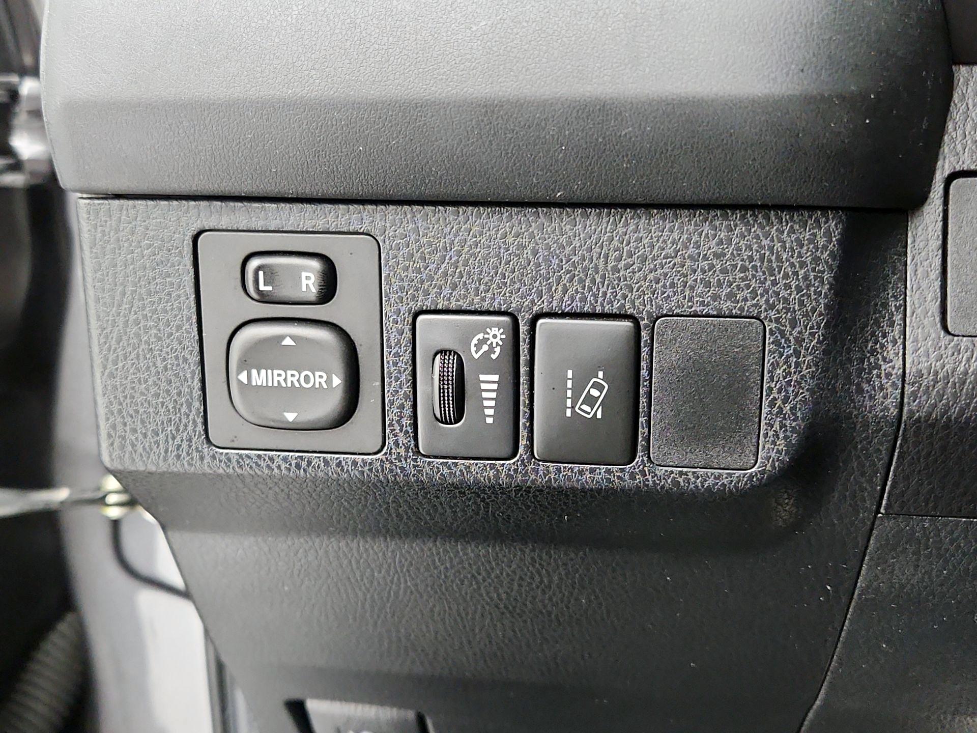 Thumbnail: 2018 Toyota RAV4 - 13