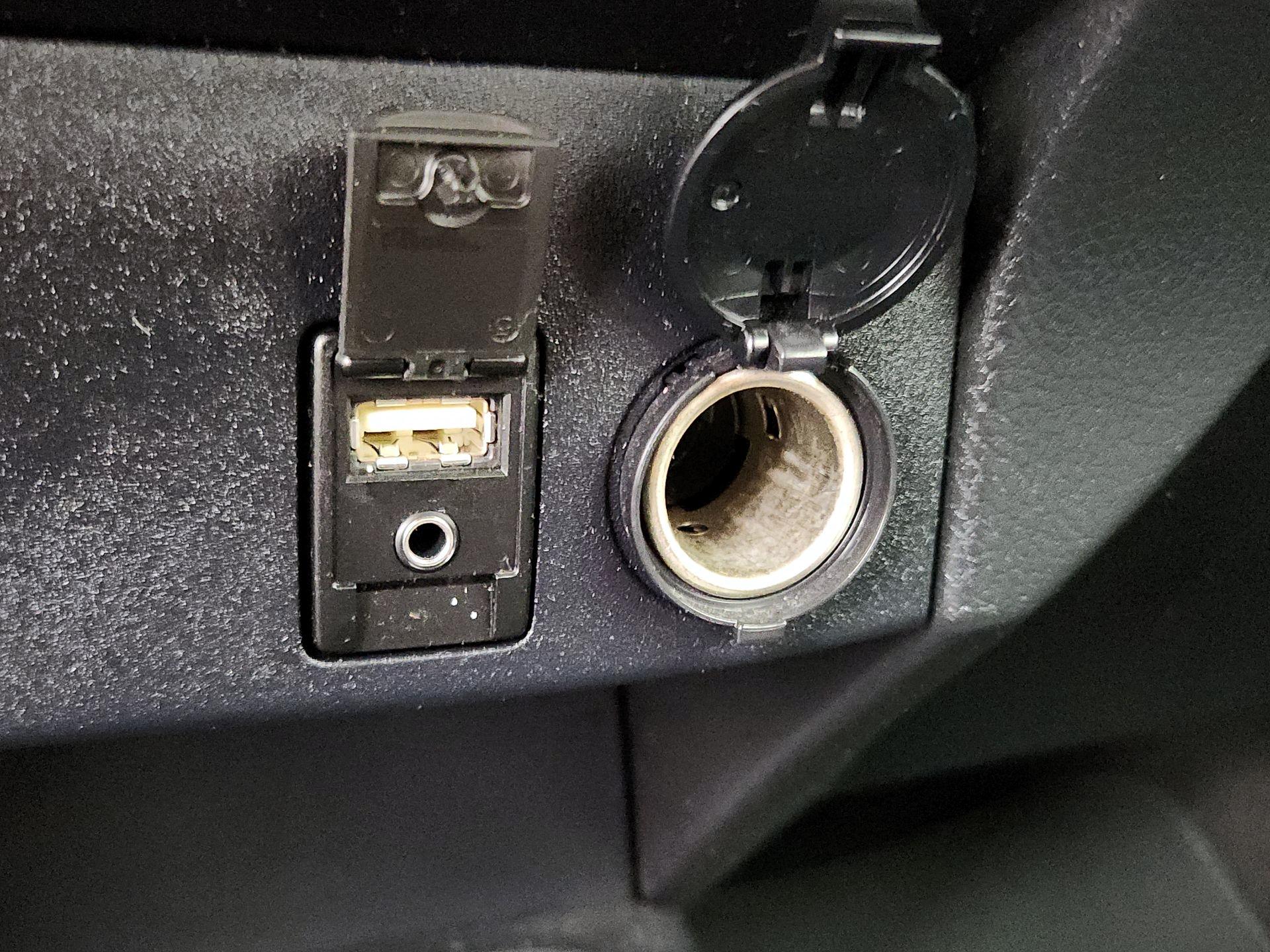 Thumbnail: 2018 Toyota RAV4 - 18