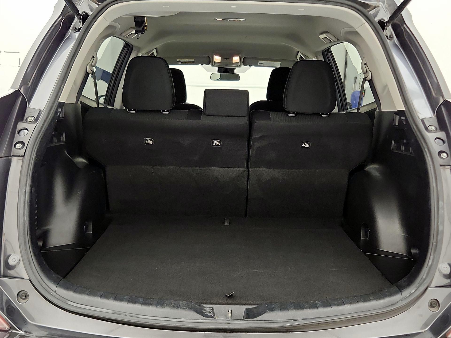 Thumbnail: 2018 Toyota RAV4 - 20