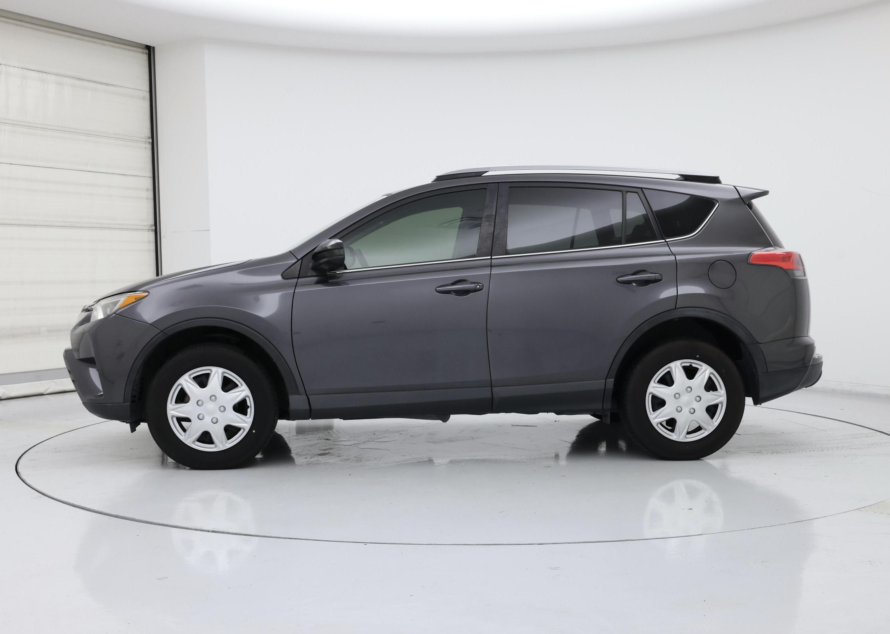 Thumbnail: 2018 Toyota RAV4 - 3