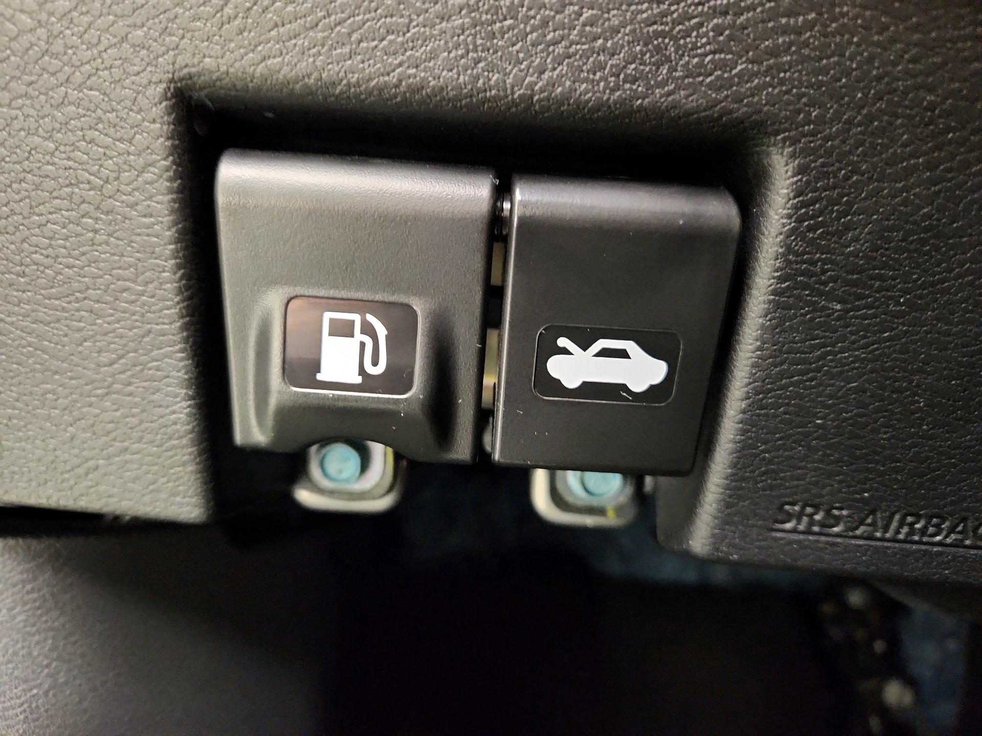 Thumbnail: 2023 Nissan Kicks - 13