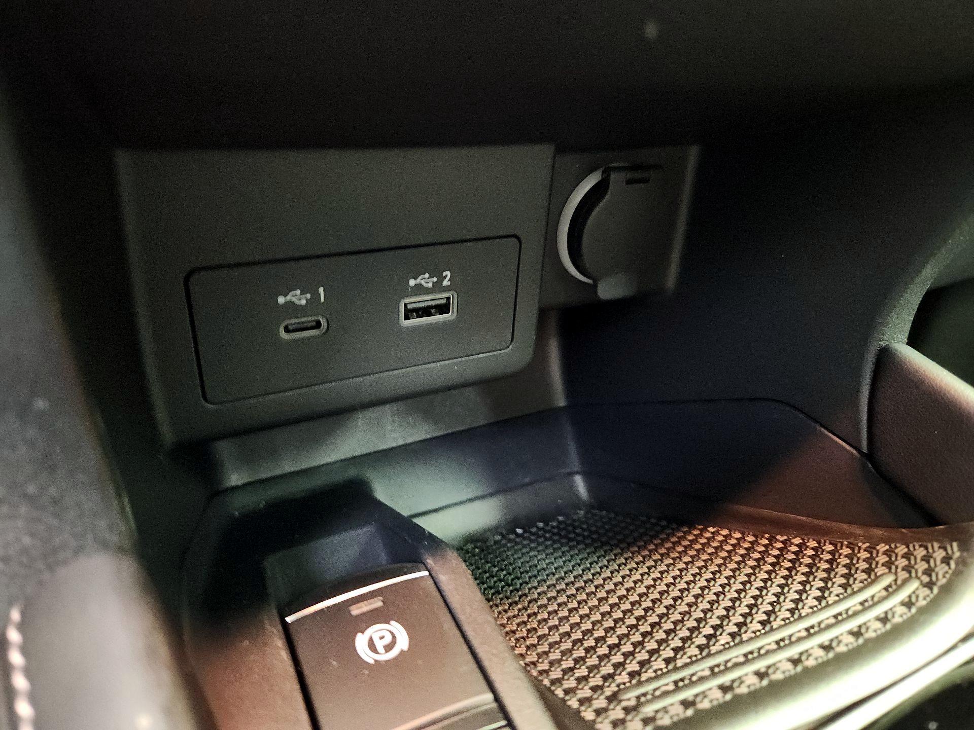 Thumbnail: 2023 Nissan Kicks - 18