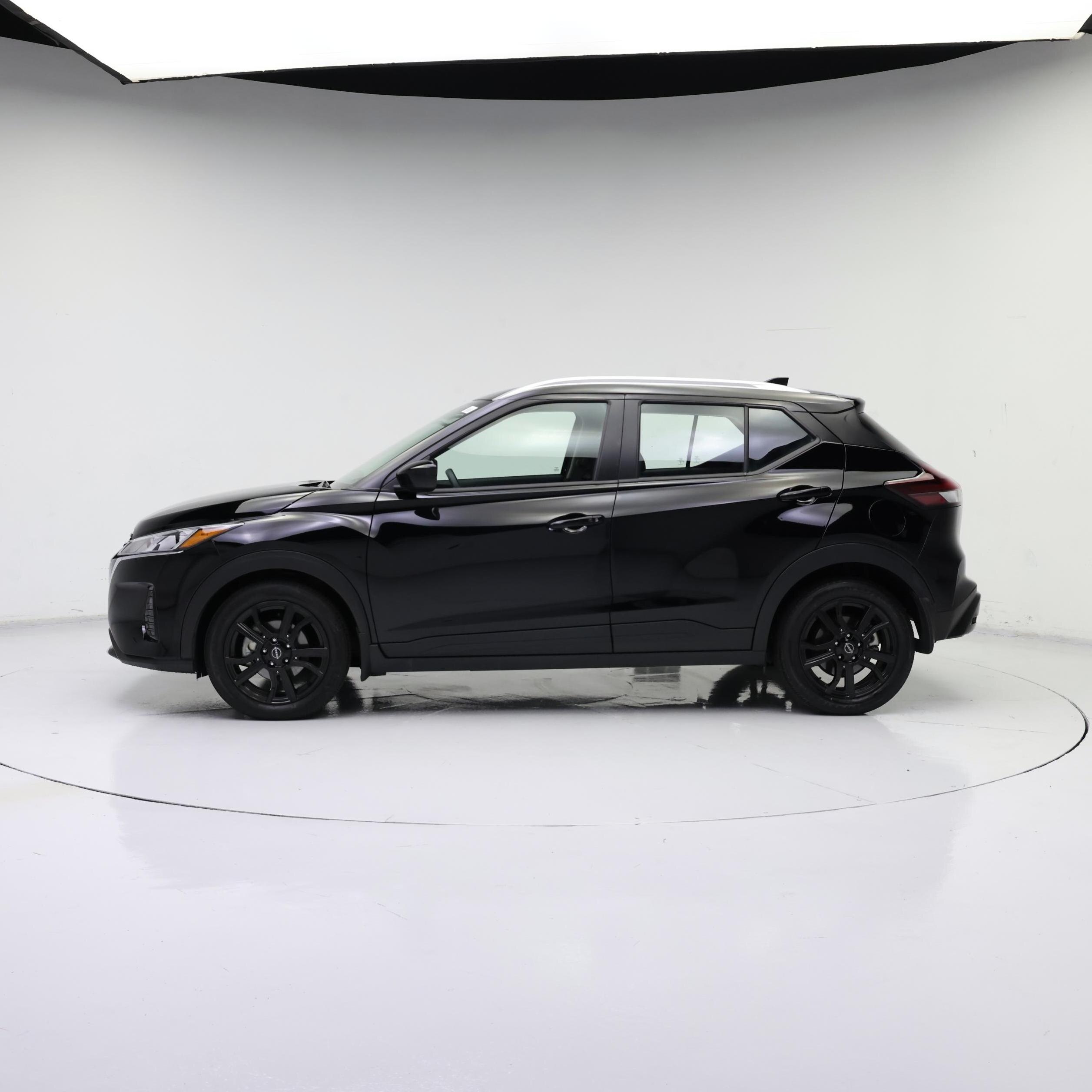 Thumbnail: 2023 Nissan Kicks - 3