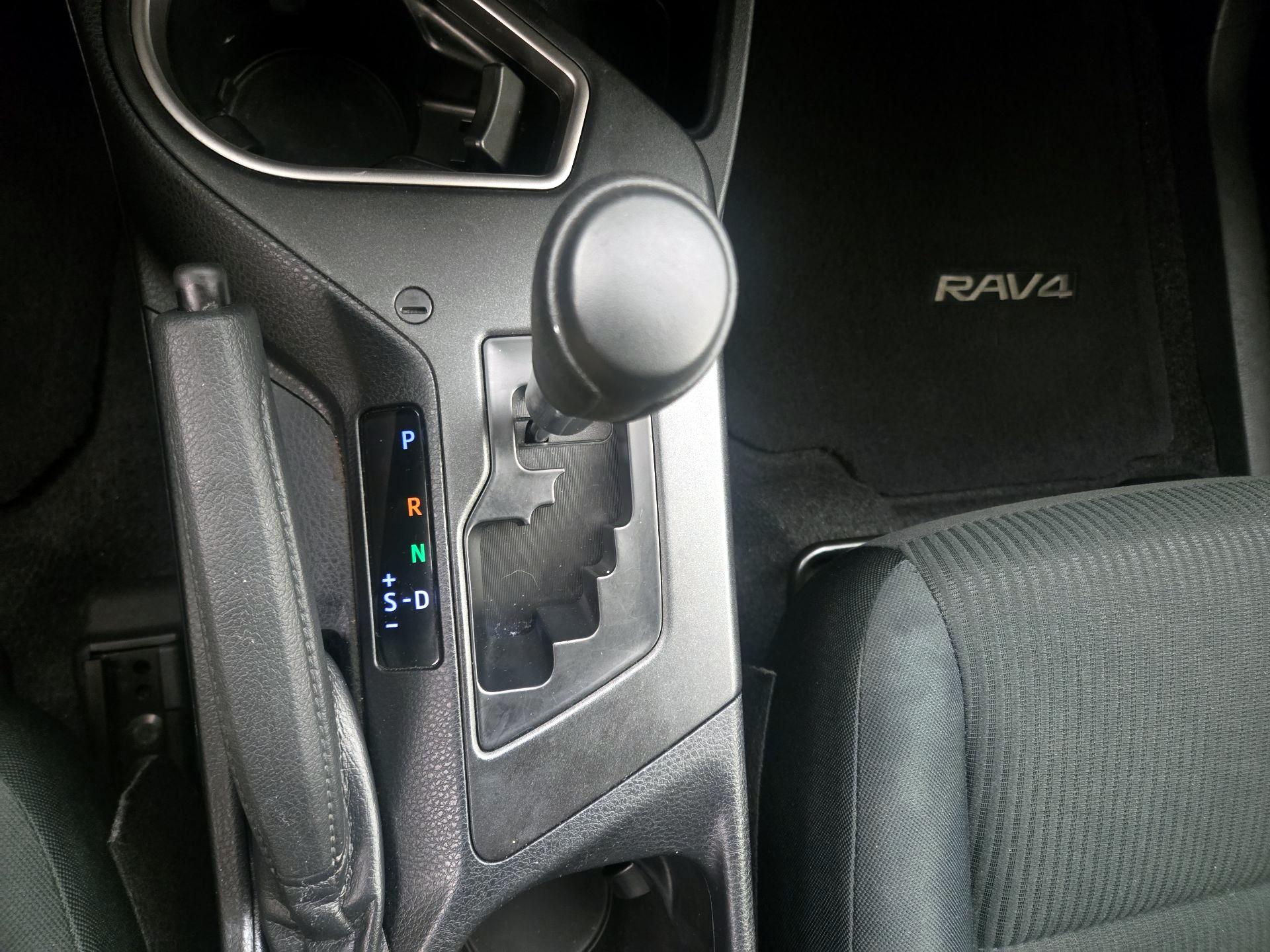 Thumbnail: 2018 Toyota RAV4 - 17