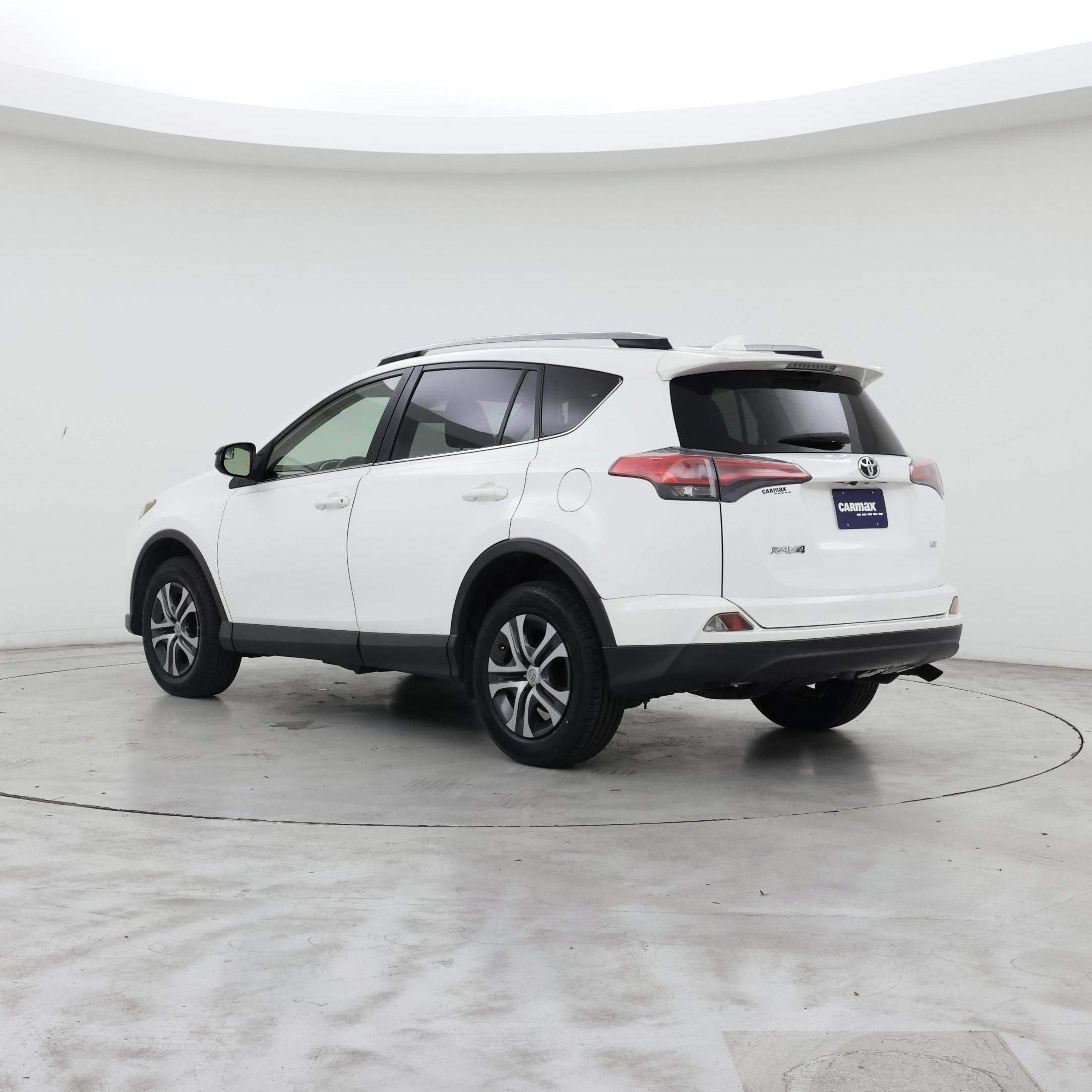 Thumbnail: 2018 Toyota RAV4 - 2