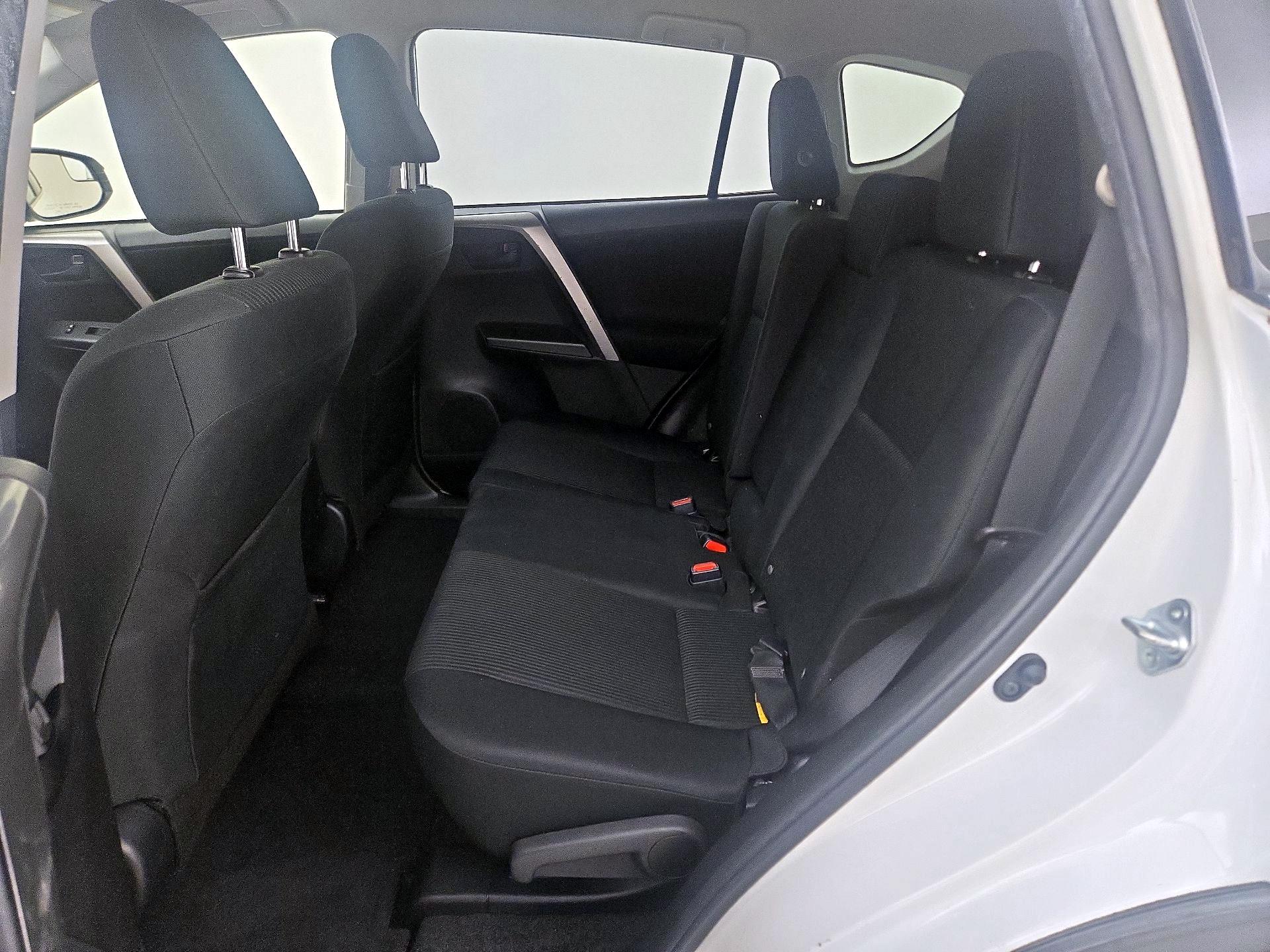 Thumbnail: 2018 Toyota RAV4 - 19