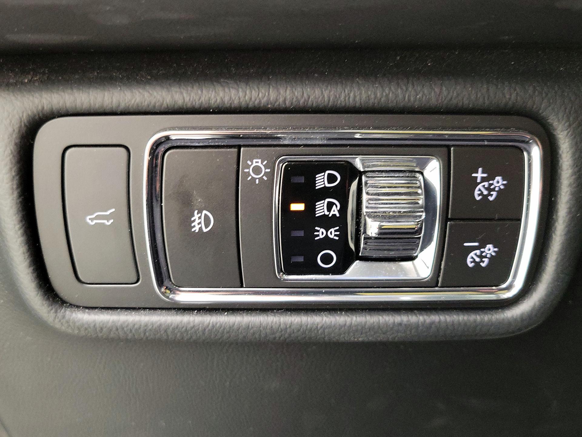 Thumbnail: 2021 Lincoln Aviator - 13