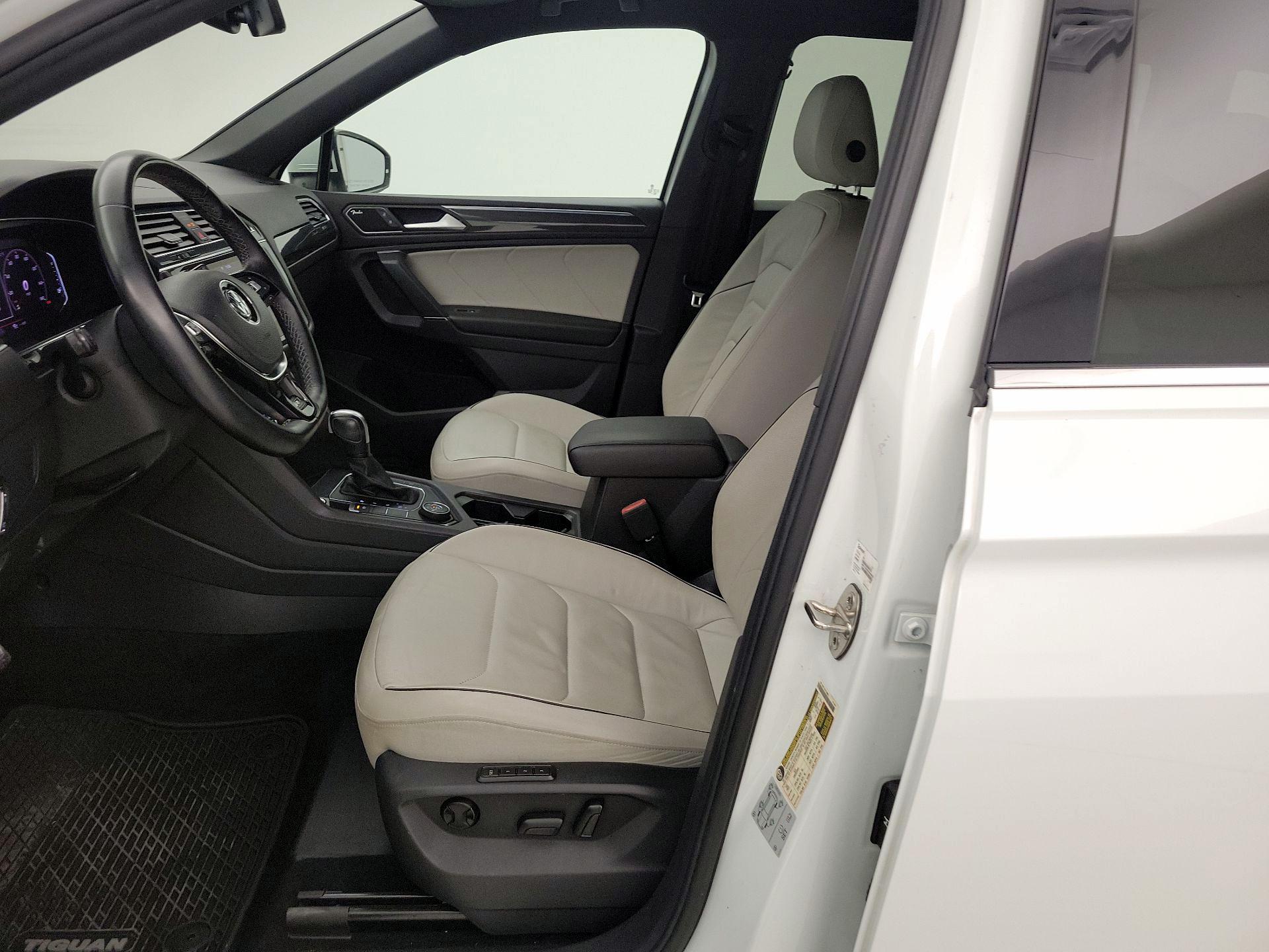 Thumbnail: 2020 Volkswagen Tiguan - 11