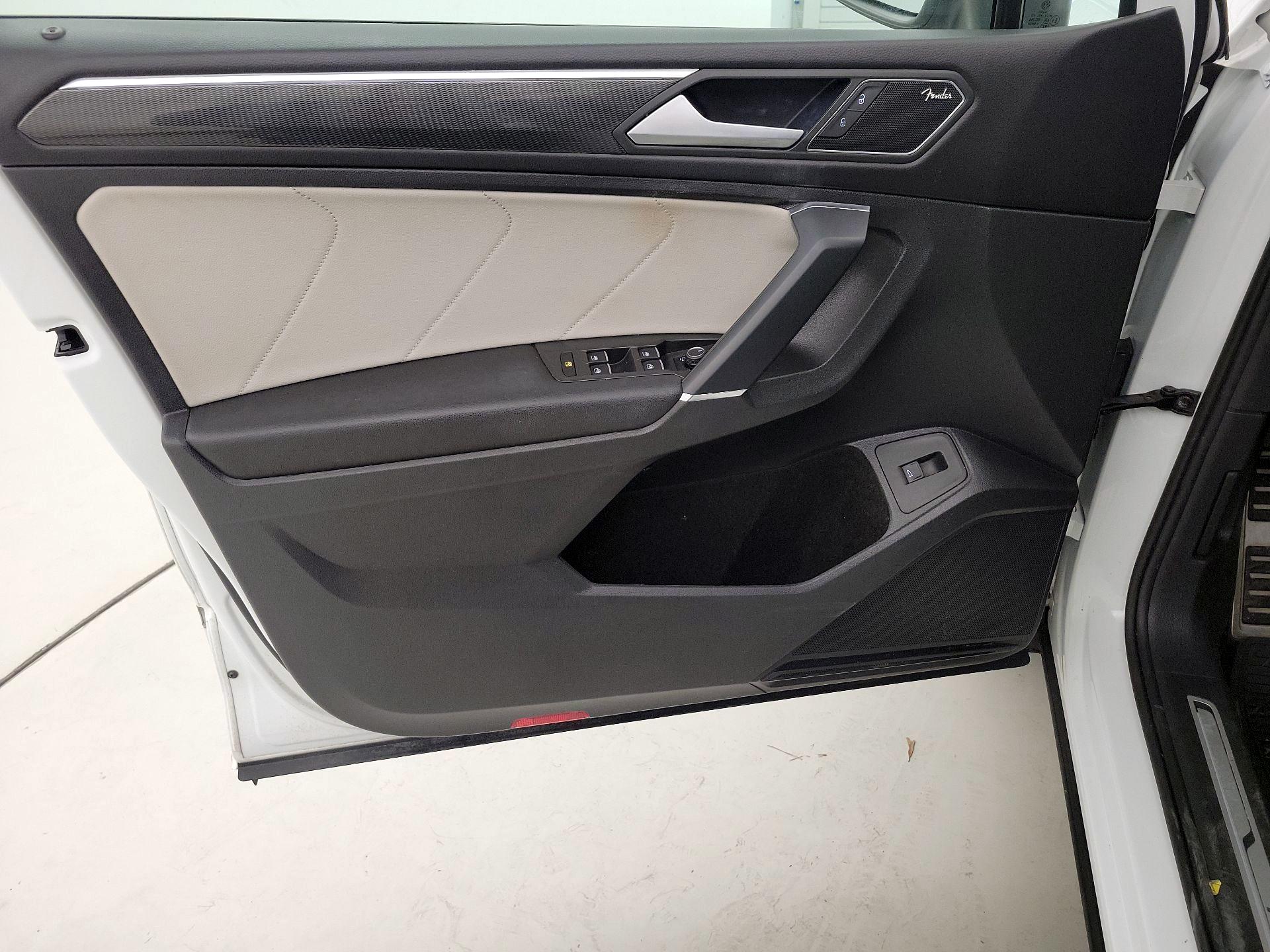 Thumbnail: 2020 Volkswagen Tiguan - 12