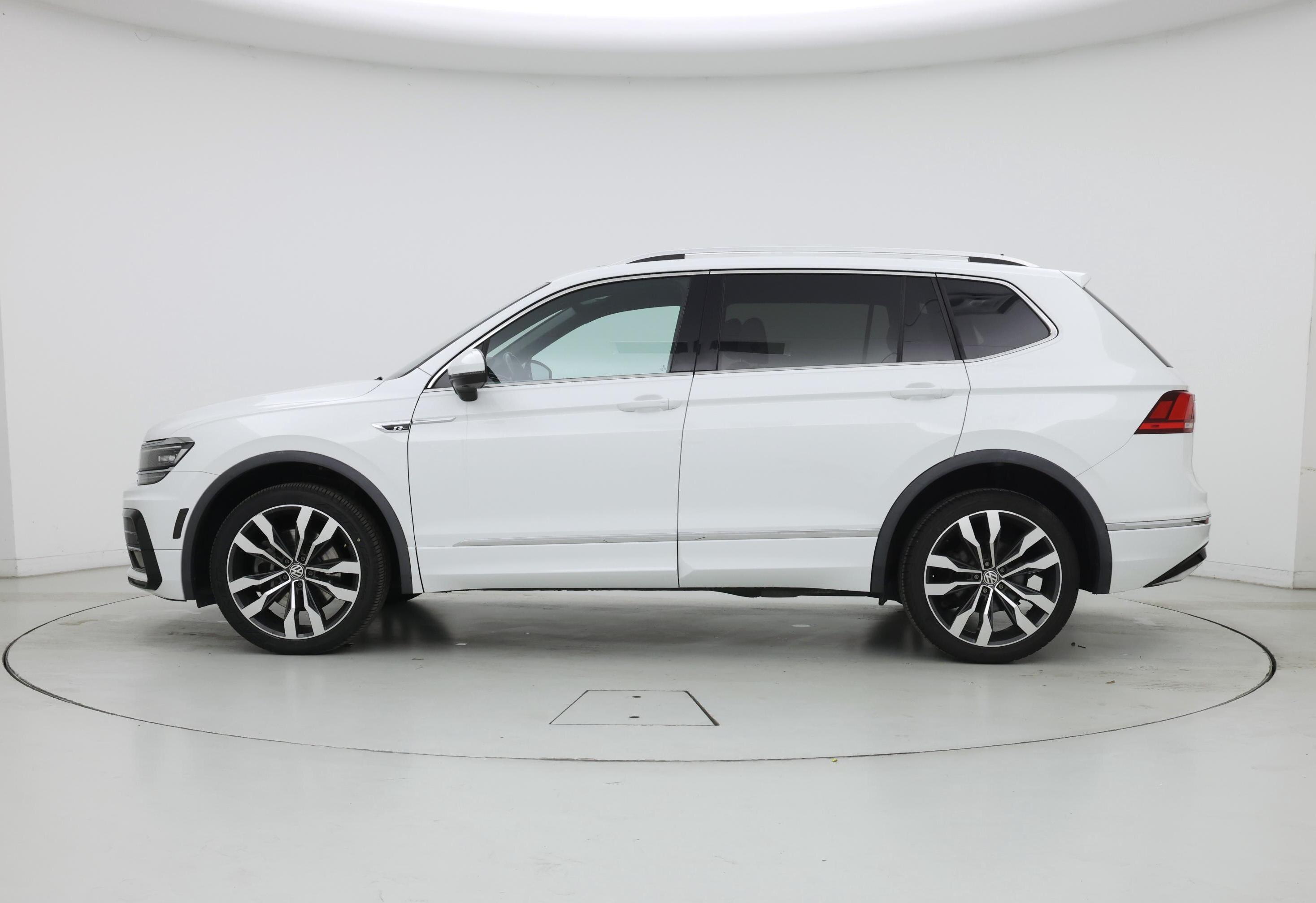 Thumbnail: 2020 Volkswagen Tiguan - 3