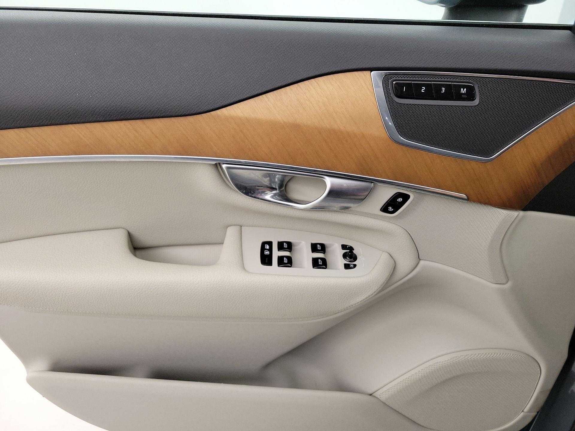 Thumbnail: 2021 Volvo XC90 - 12