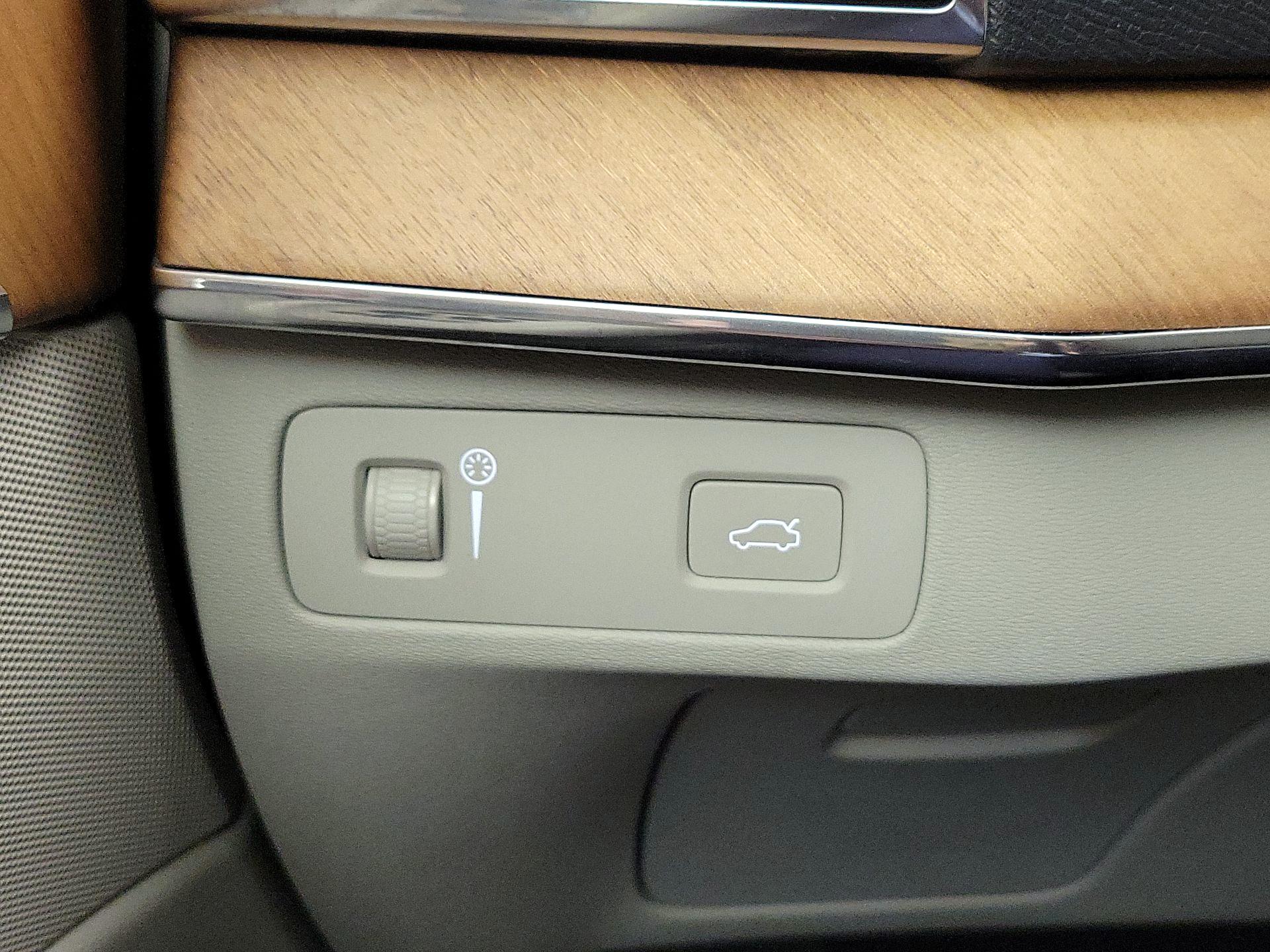 Thumbnail: 2021 Volvo XC90 - 13